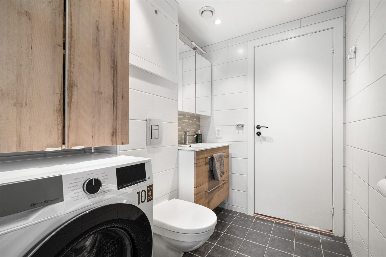 Badet ble oppgradert i regi av borettslaget i 2019 - i den forbindelse ble det også installert nytt rør-i-rør-system og balansert ventilasjon. Galleribilde