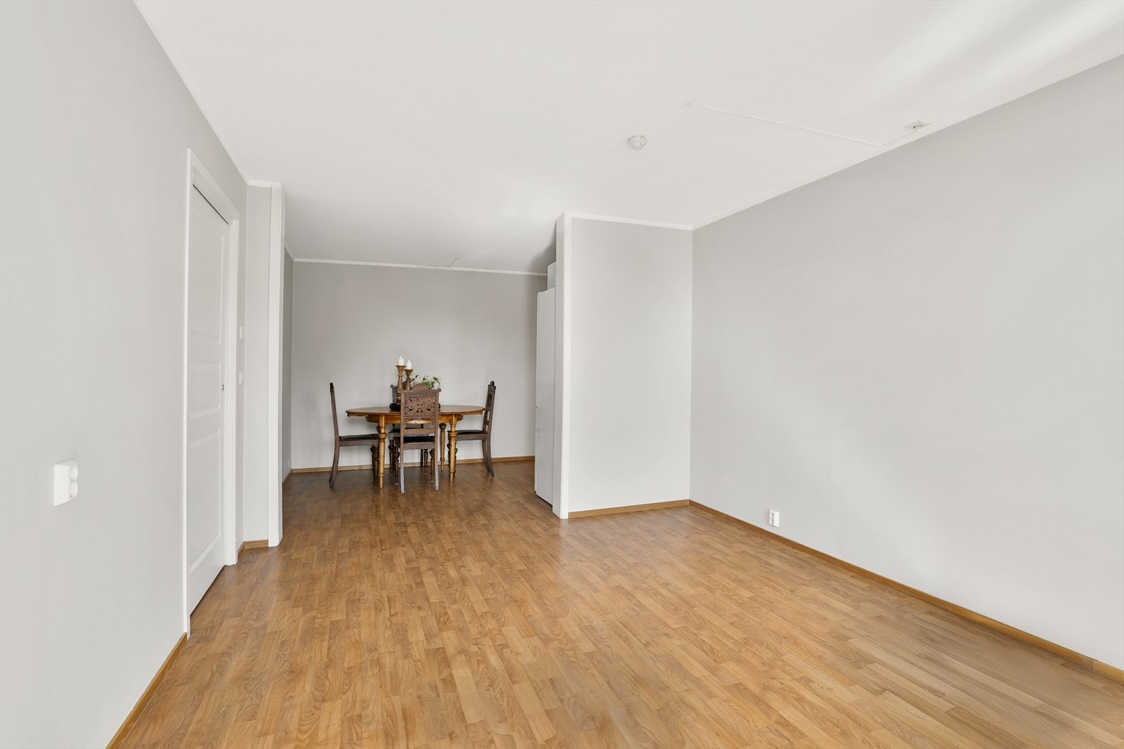 Stue og mot spiseplass kjøkken Galleribilde