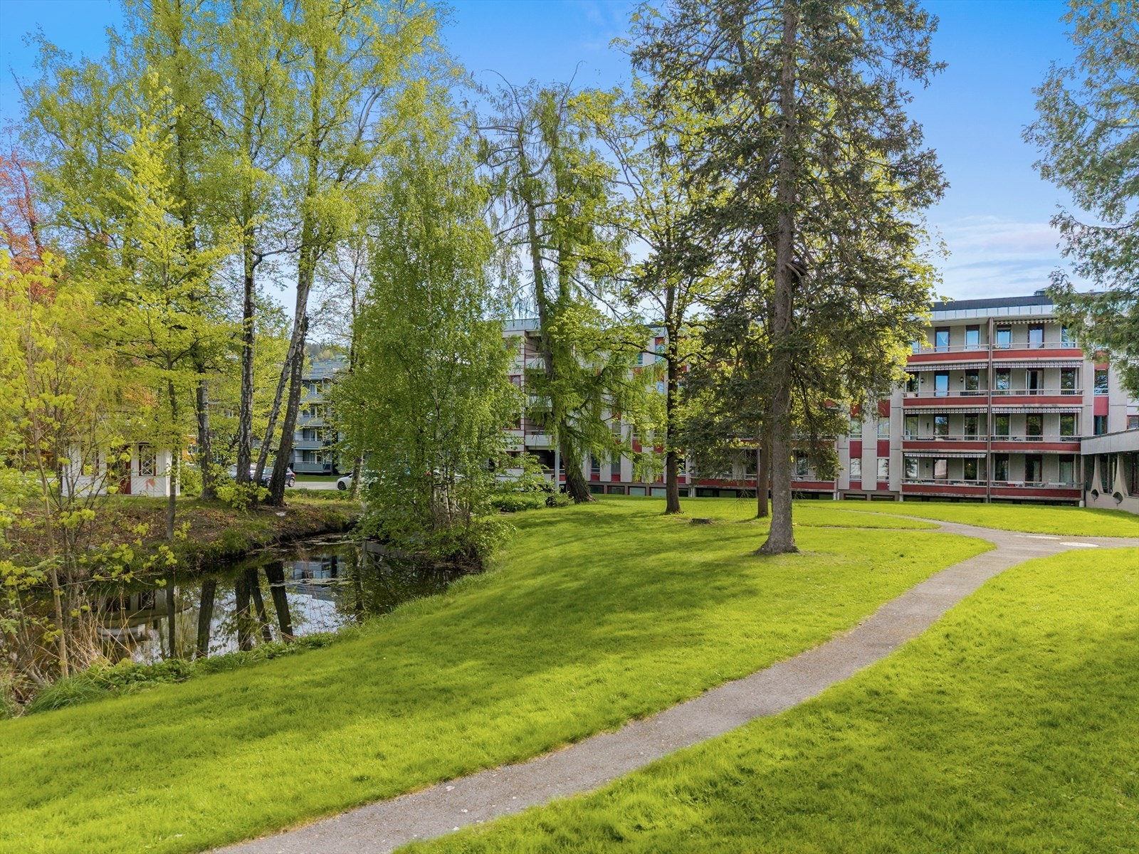 Nydelige uteområder i parken Galleribilde