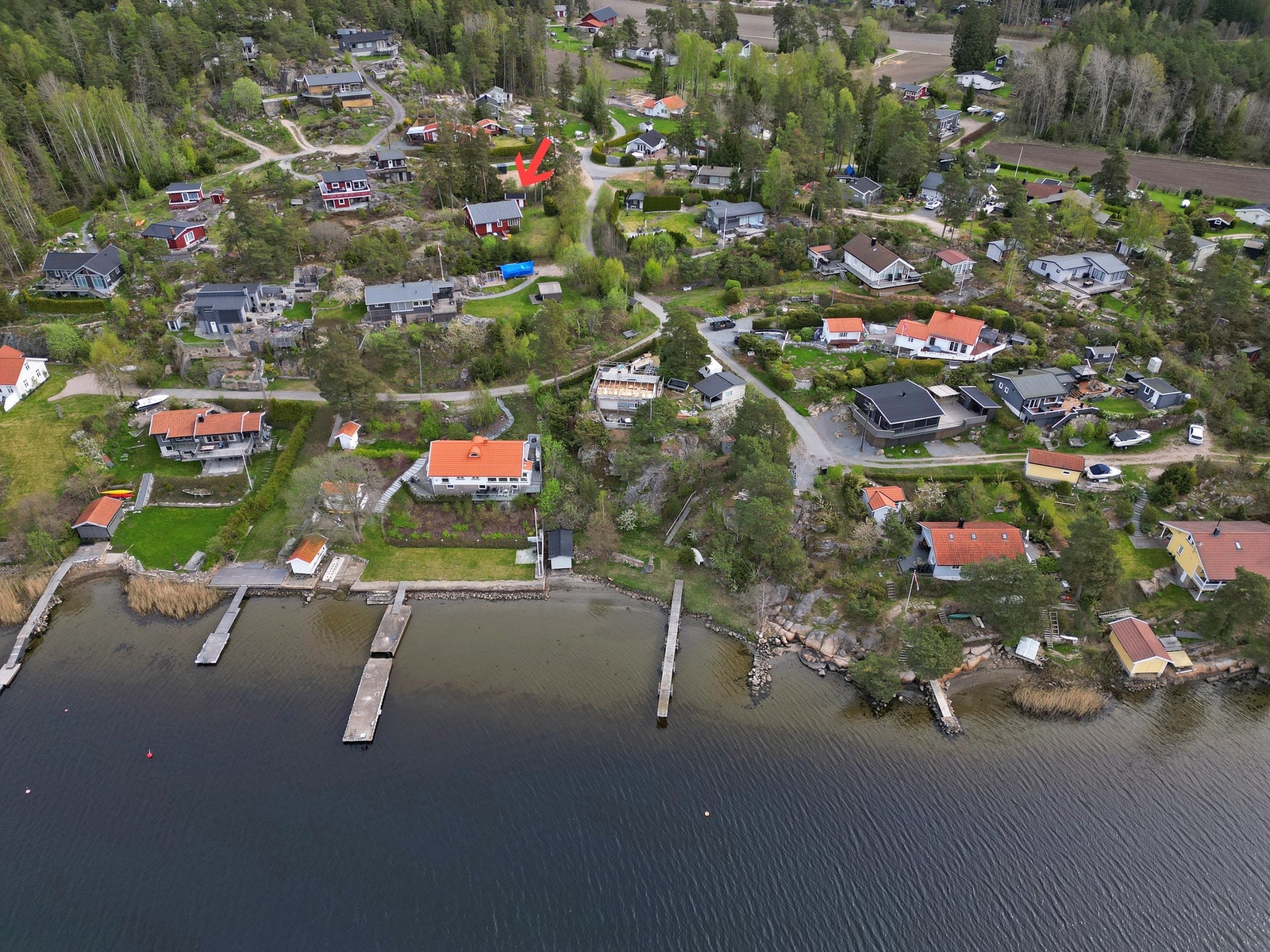 Hytten er markert med pil Galleribilde