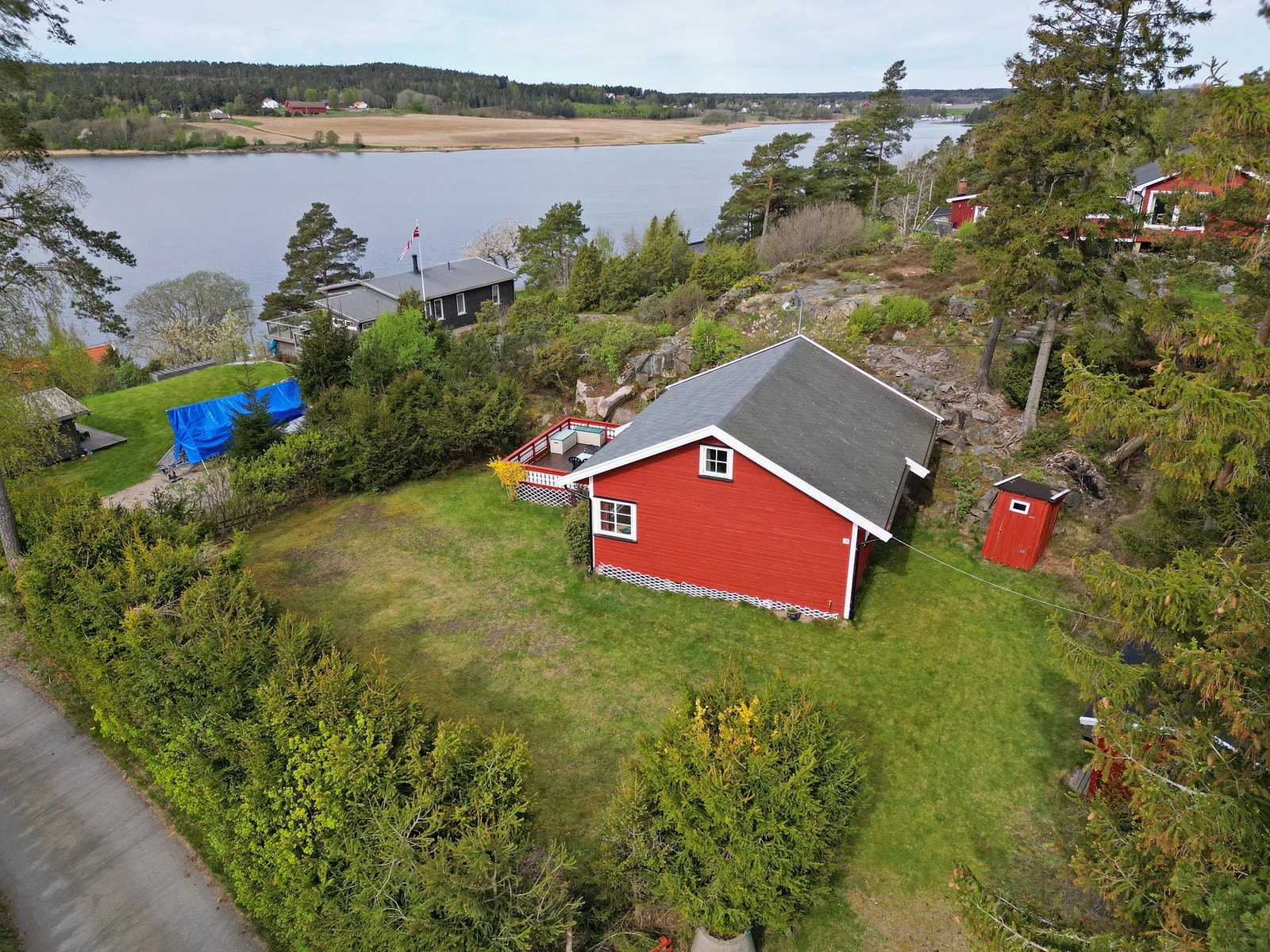 Stor tomt med skjermet beliggenhet Galleribilde