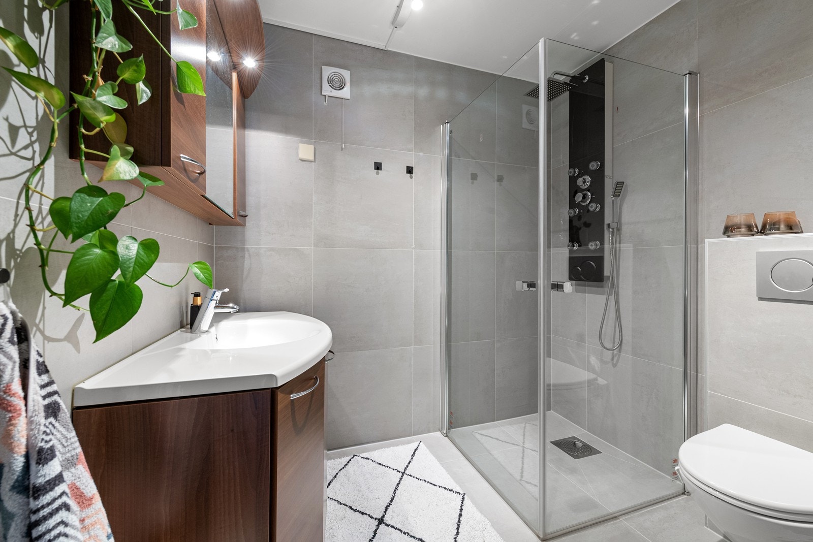 Bad i sokkelleilighet Galleribilde