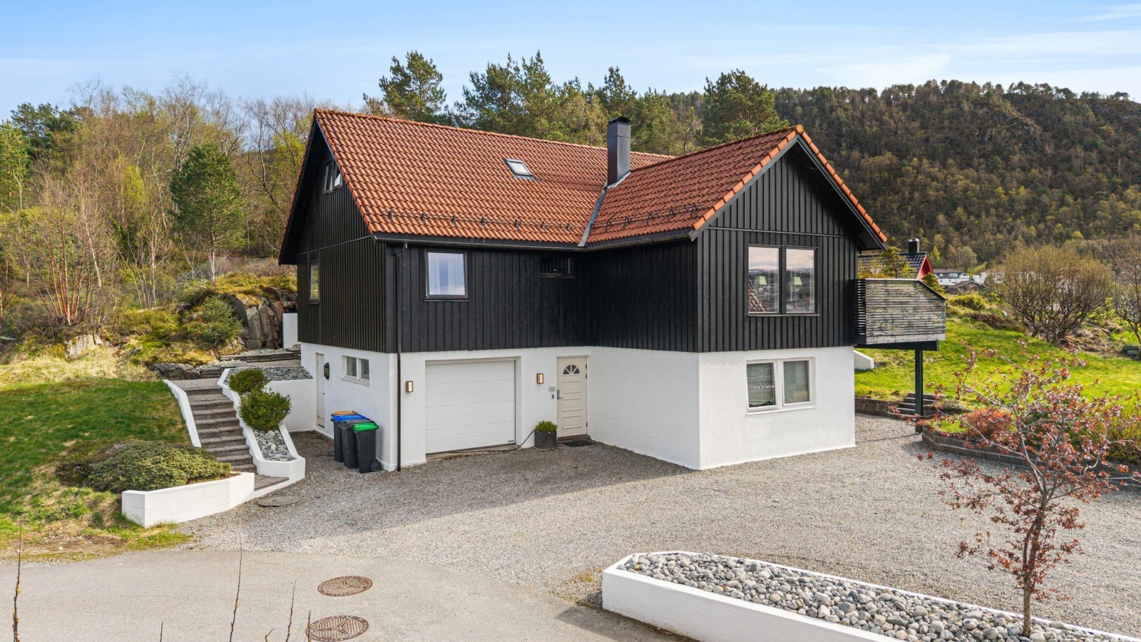 Velkommen til Hovdevegen 24 - Presentert av Legal Eiendomsmegling v/Espen Skarbø Galleribilde