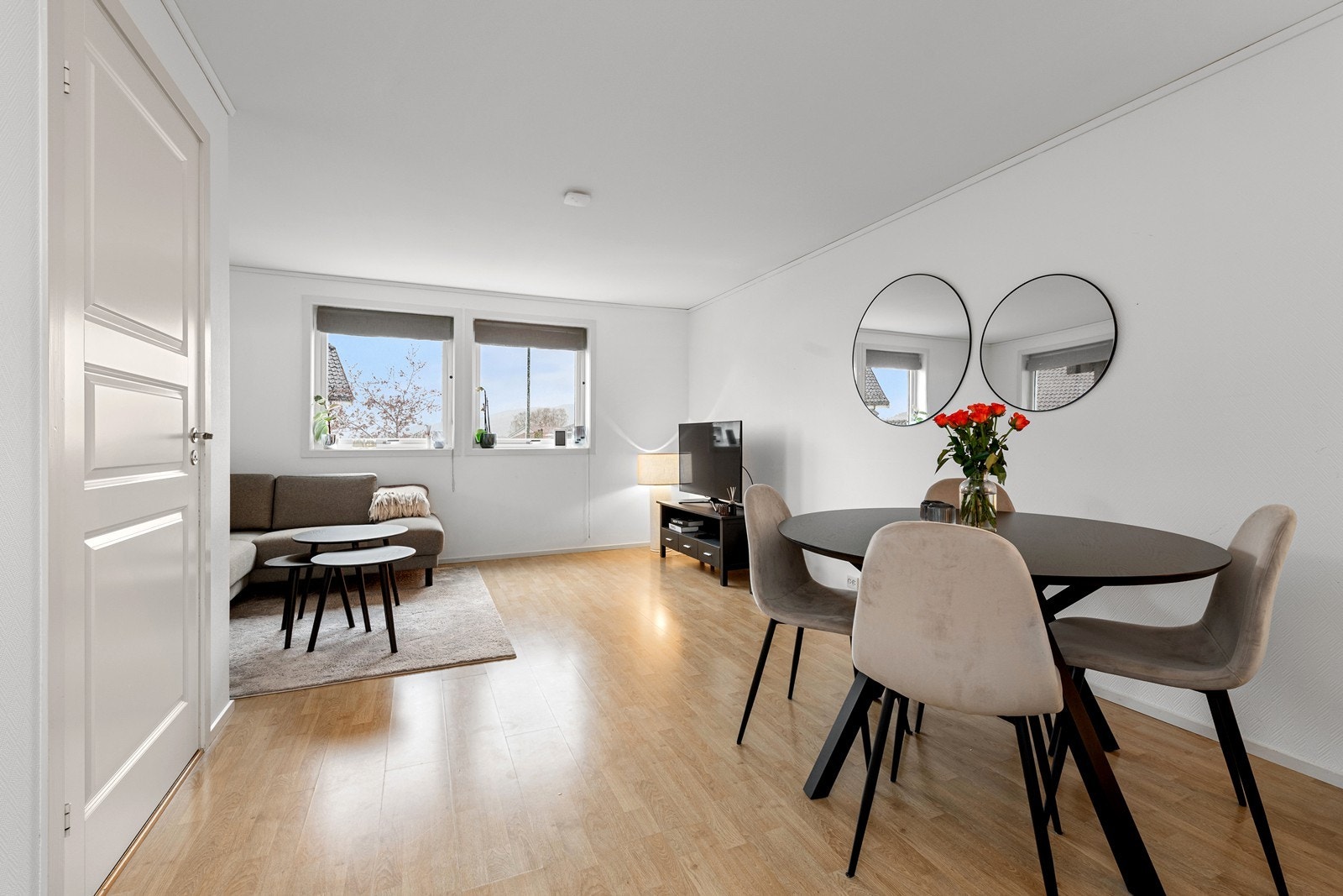 Stue i sokkelleilighet Galleribilde