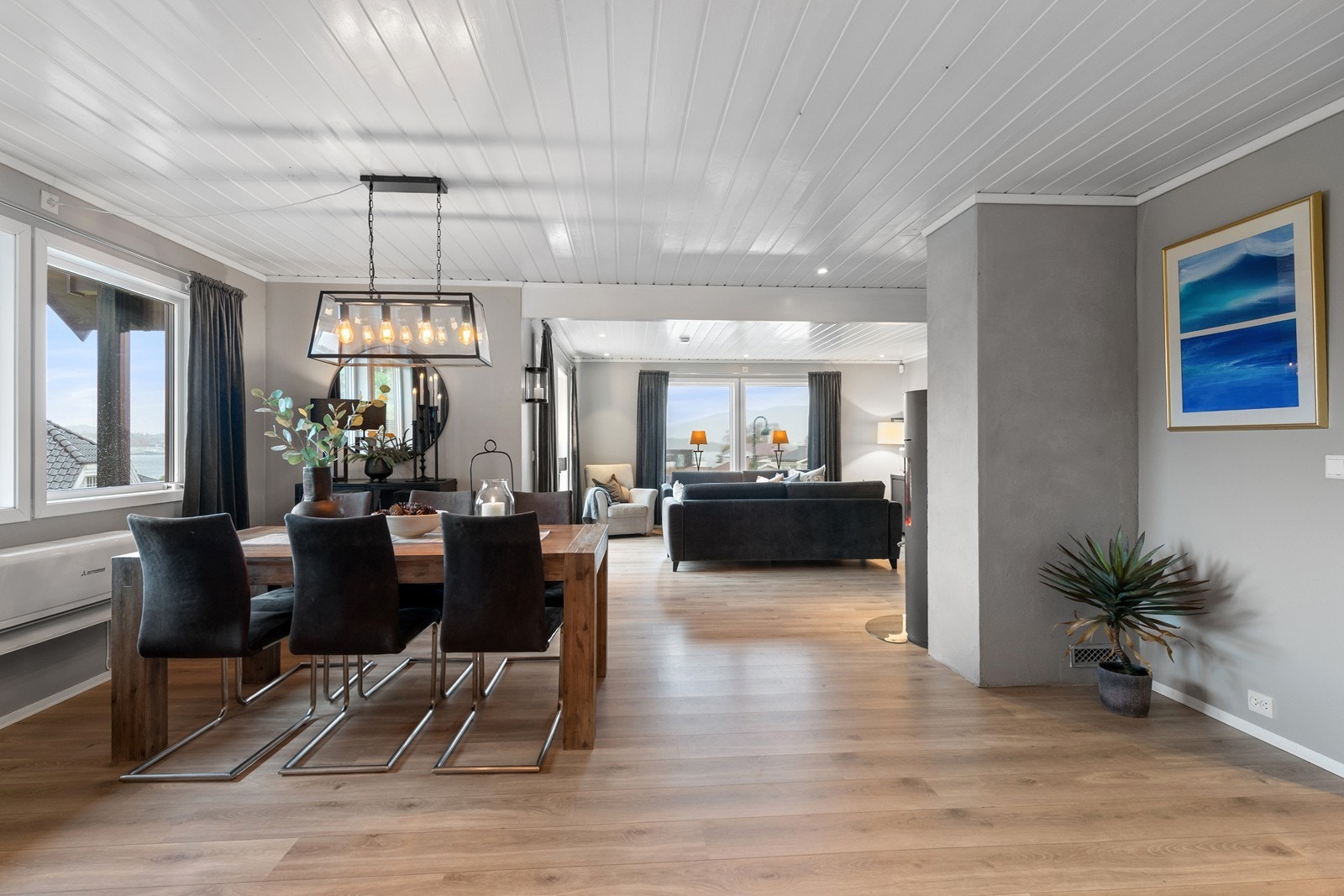 Spisestue mot stue Galleribilde