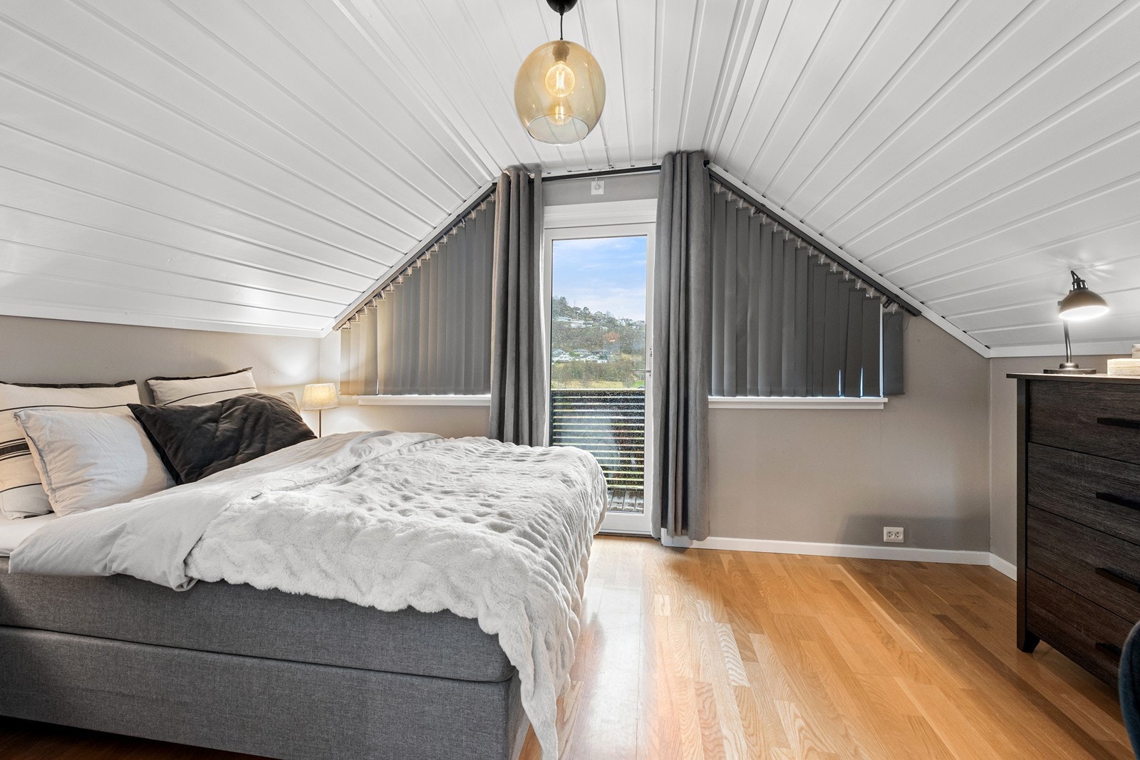 Soverom på loft Galleribilde