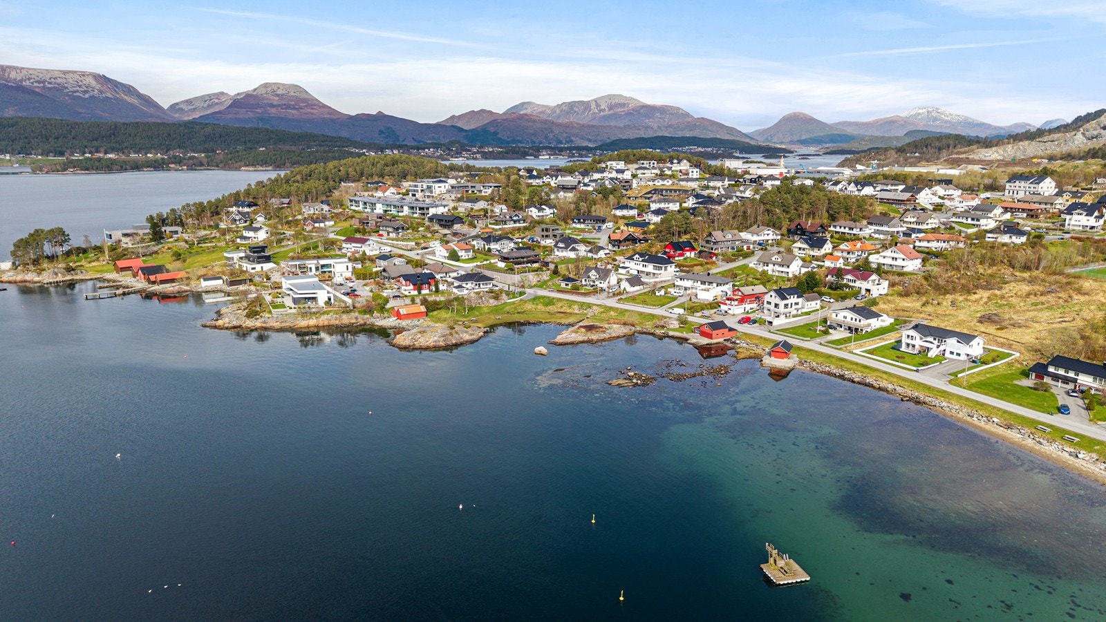 Huset ligger sentralt plassert i attraktive Olsvika Galleribilde