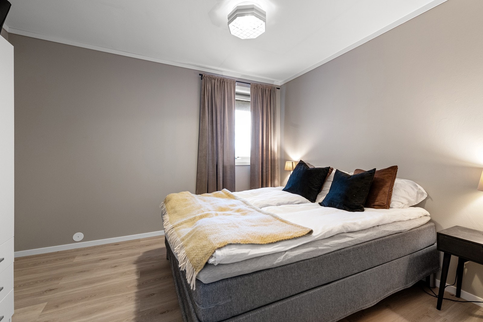 Soverom i sokkelleilighet Galleribilde