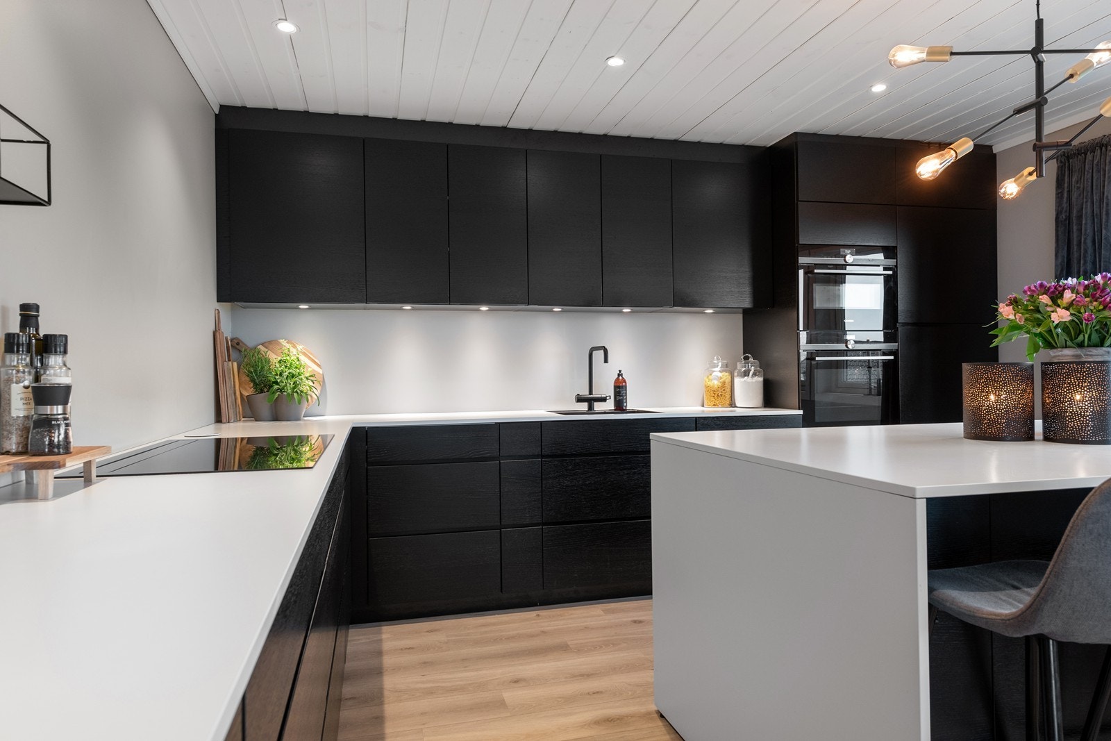 Moderne kjøkkeninnredning fra KVIK (montert 2019/2020) Galleribilde