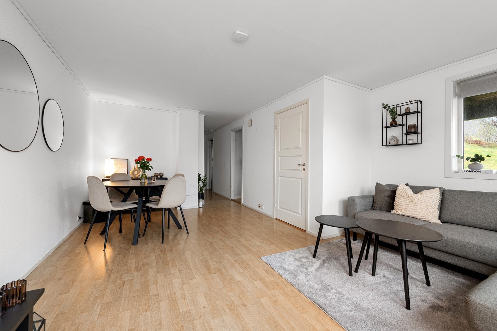 Stue i sokkelleilighet Galleribilde