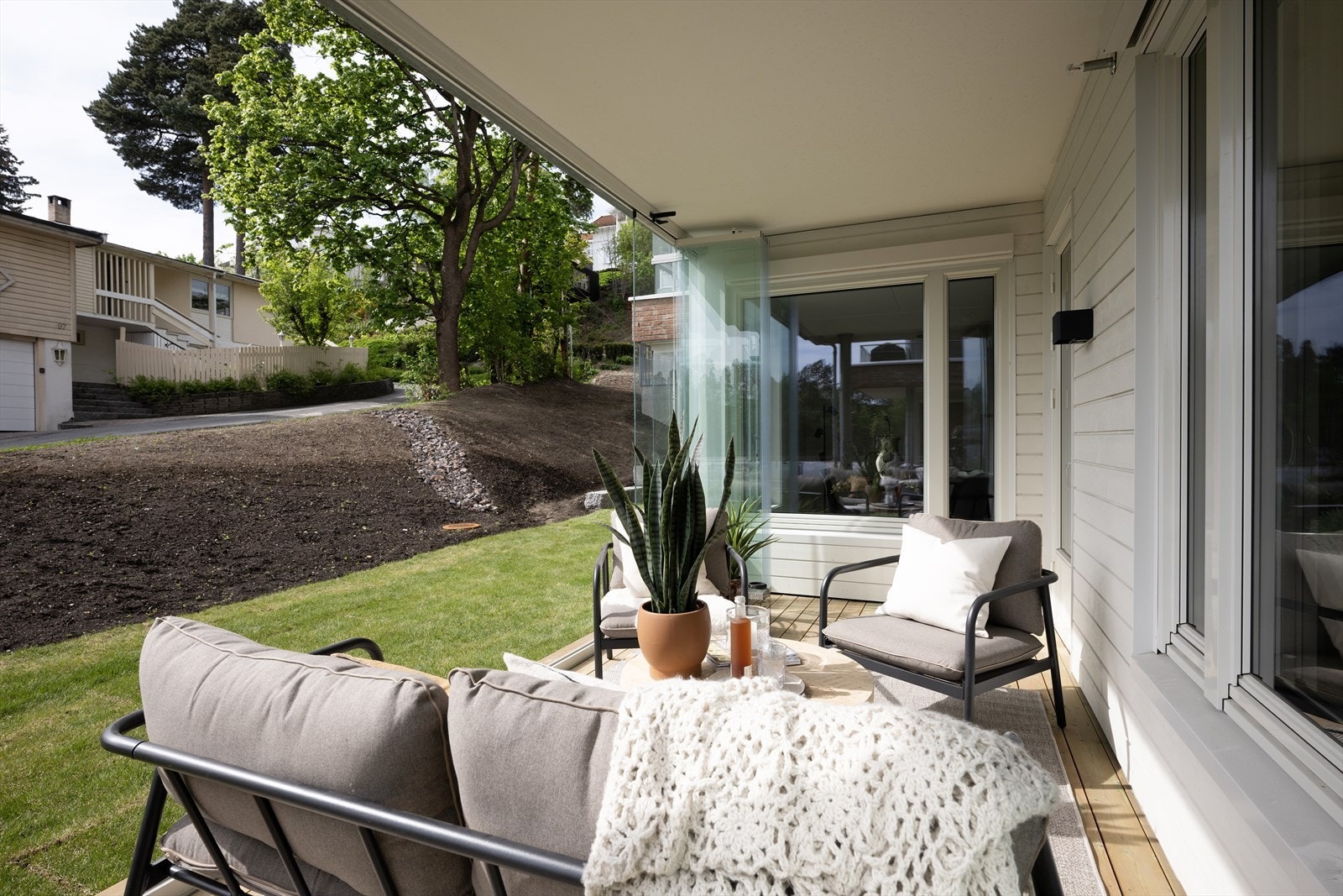 Leiligheten har en tilhørende privat hagedel Galleribilde