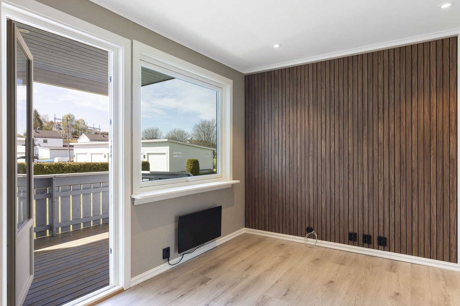Utgang til veranda fra stue Galleribilde
