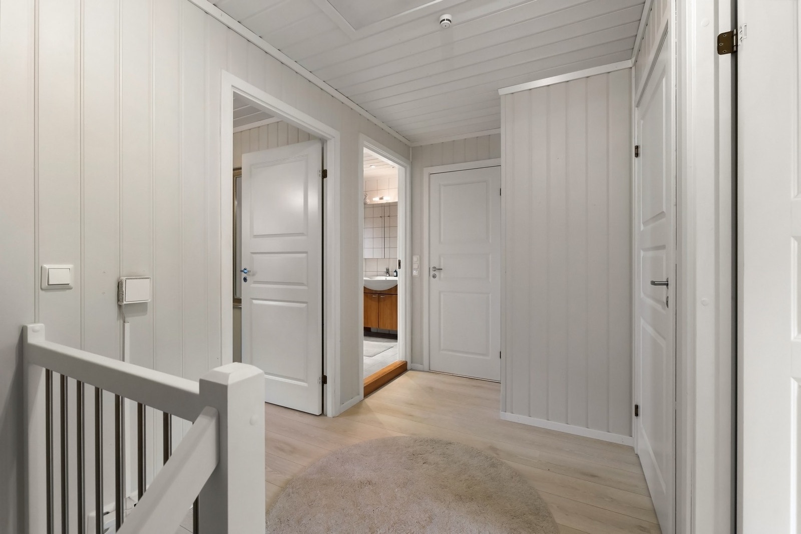 Gang 2 etg, også her er det flotte moderne farger som er innbydende. Galleribilde