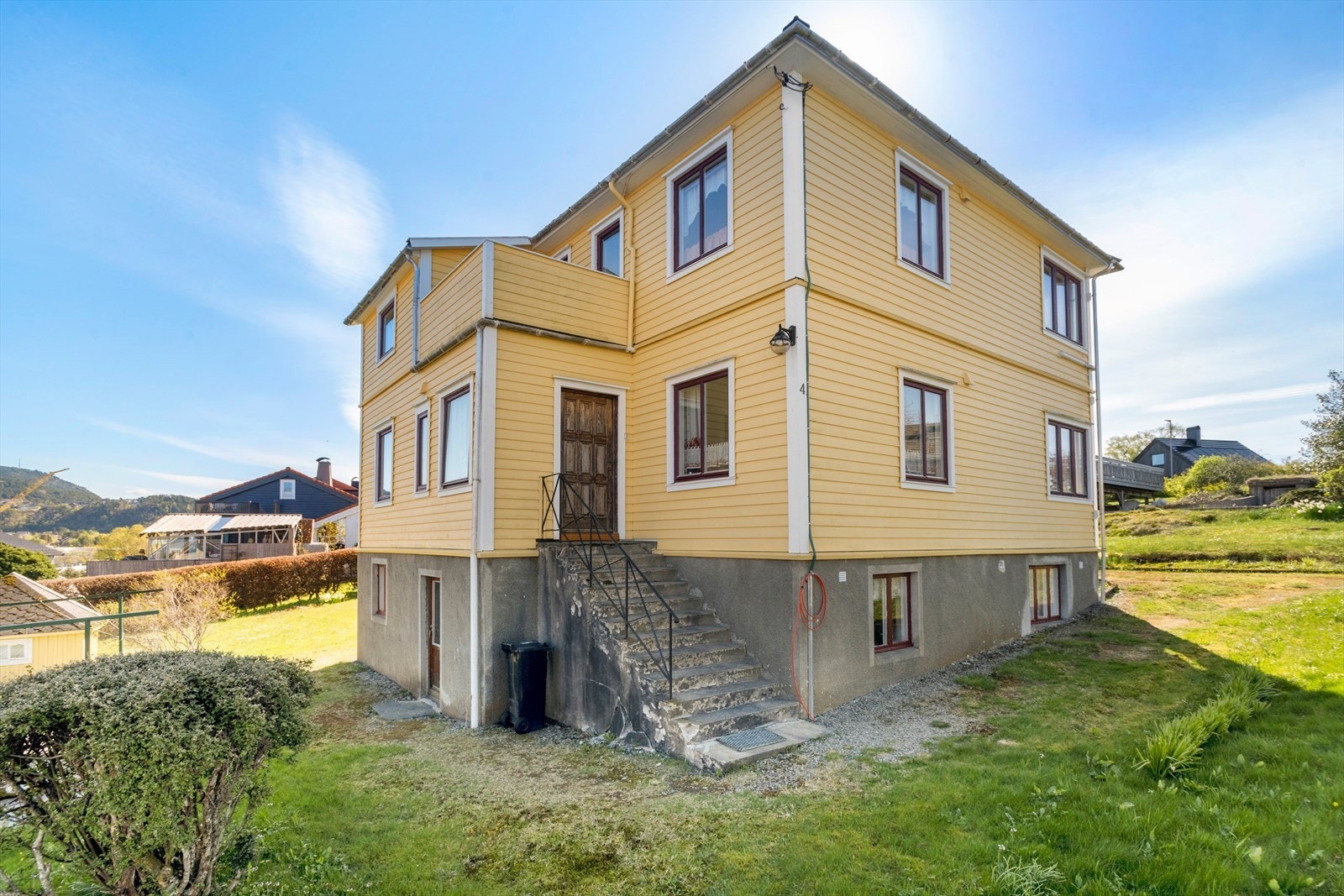 Inngangsparti. Galleribilde
