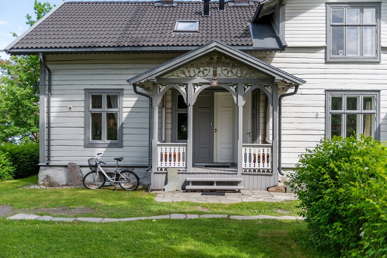 Inngangsparti. Galleribilde