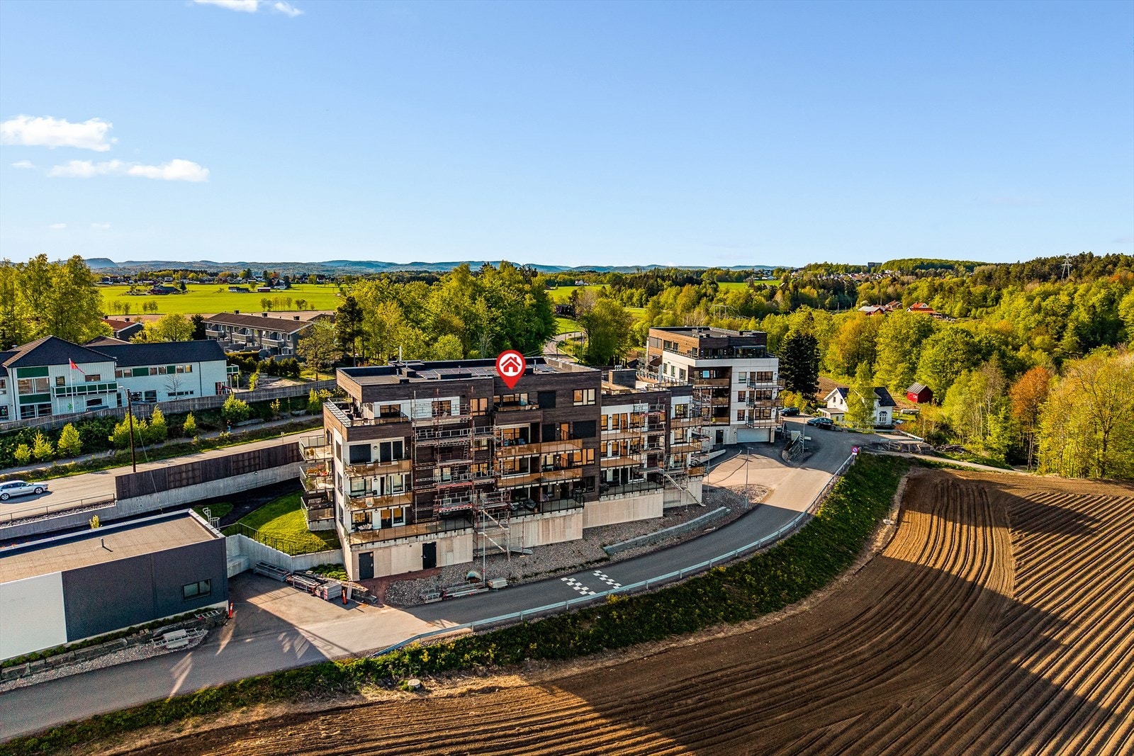 Perfekt for deg som ønsker en moderne leilighet i landlige, men sentrale omgivelser. Galleribilde