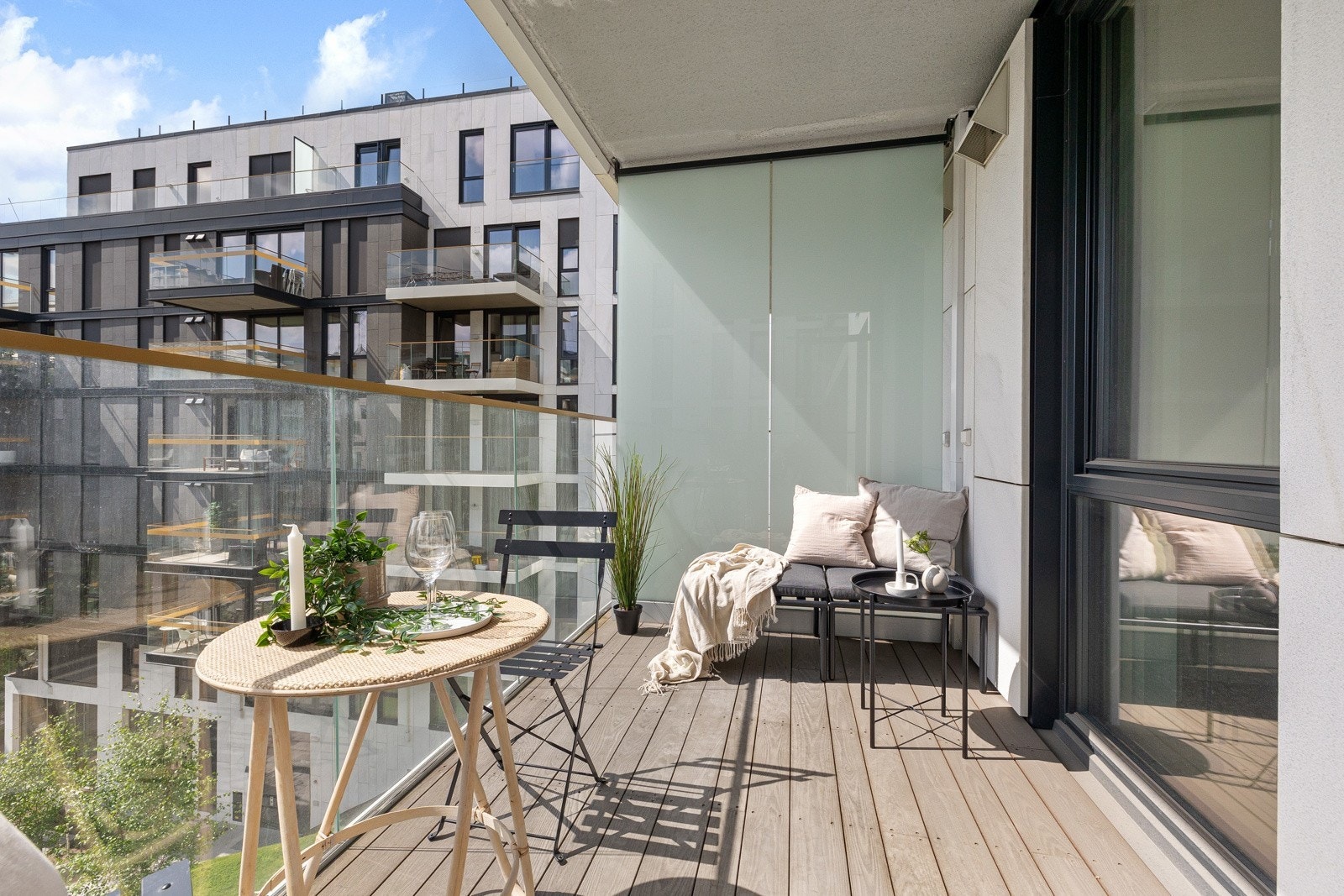 Sydvestvendt balkong på ca. 8 kvm. Galleribilde