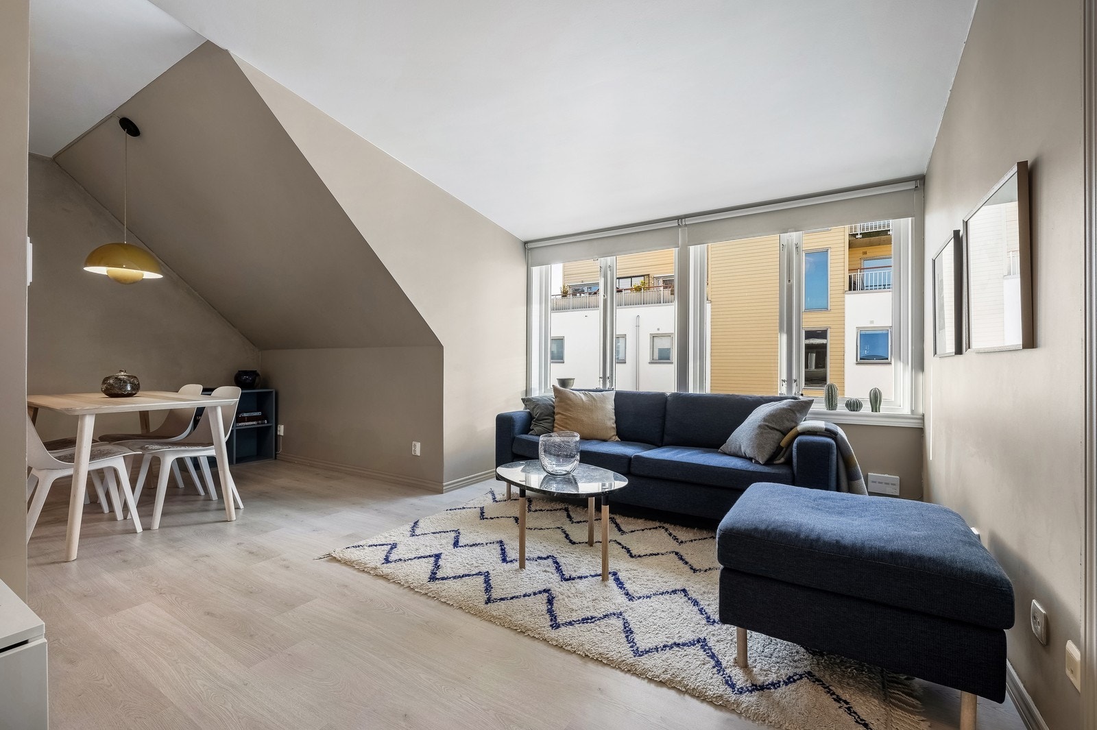 Stue/kjøkken. Galleribilde