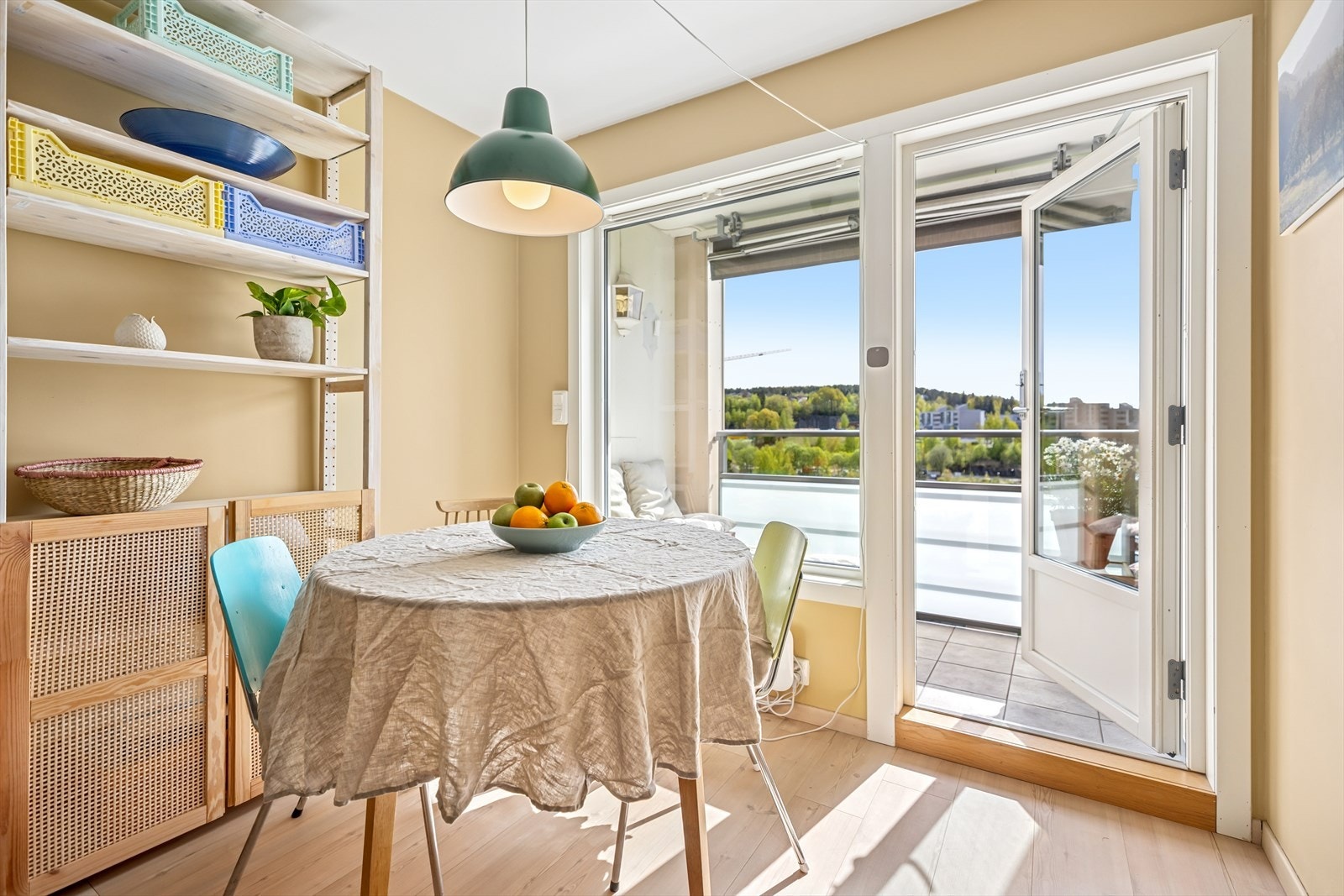 Pen 3-roms med attraktivt beliggenhet i et rolig boligområde på Høybråten. Galleribilde