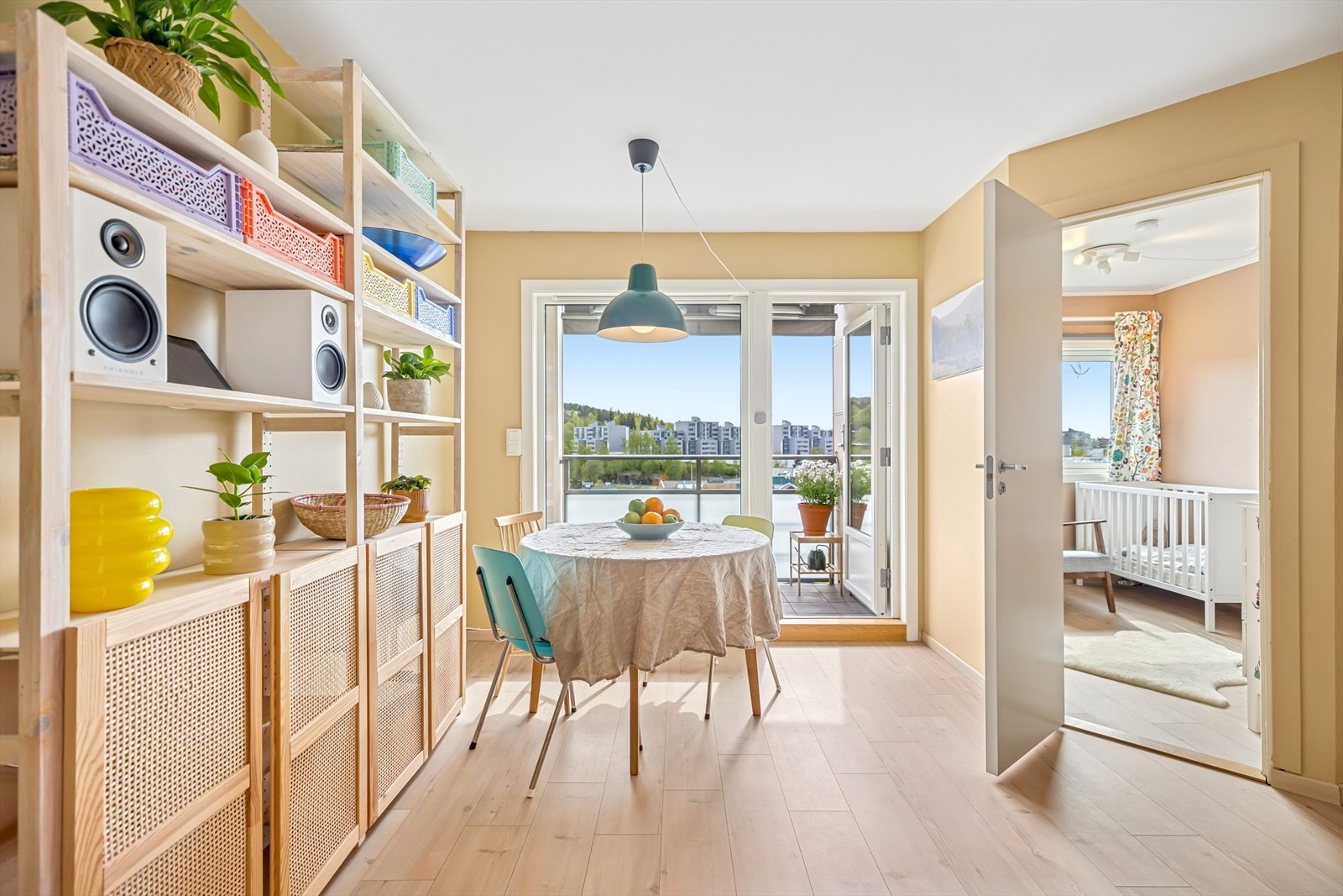 Velkommen til Høybråtenveien 23F - presentert av eiendomsmegler Farzan Hamid Khan Galleribilde