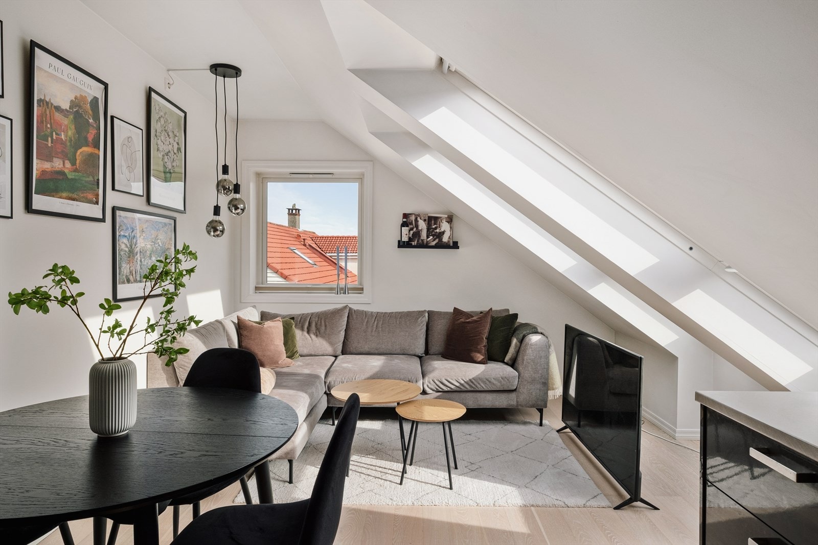 Velkommen til Blekenberg 58 presentert av Cecilie van der Heide for Eiendomsmegler Norge. Galleribilde