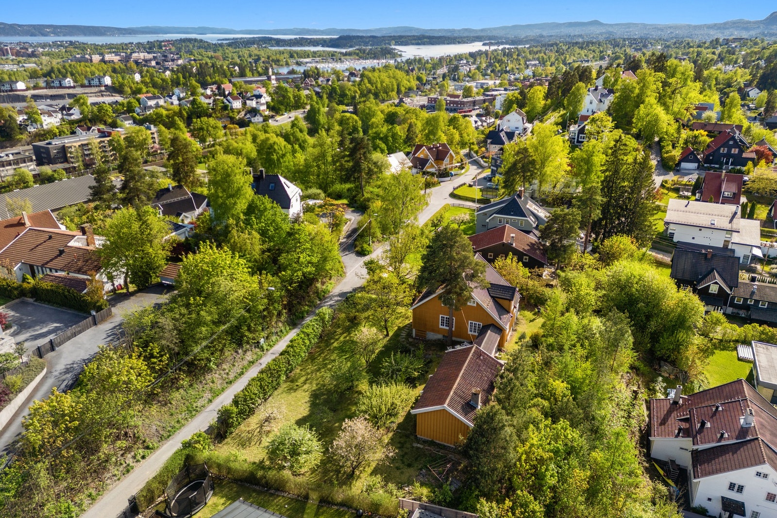 Stabekk ligger perfekt til mellom skogen og sjøen Galleribilde