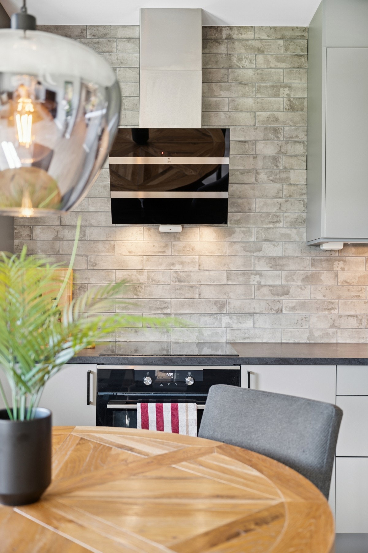 Vannbåren gulvvarme og balansert ventilasjon gir god komfort. Galleribilde