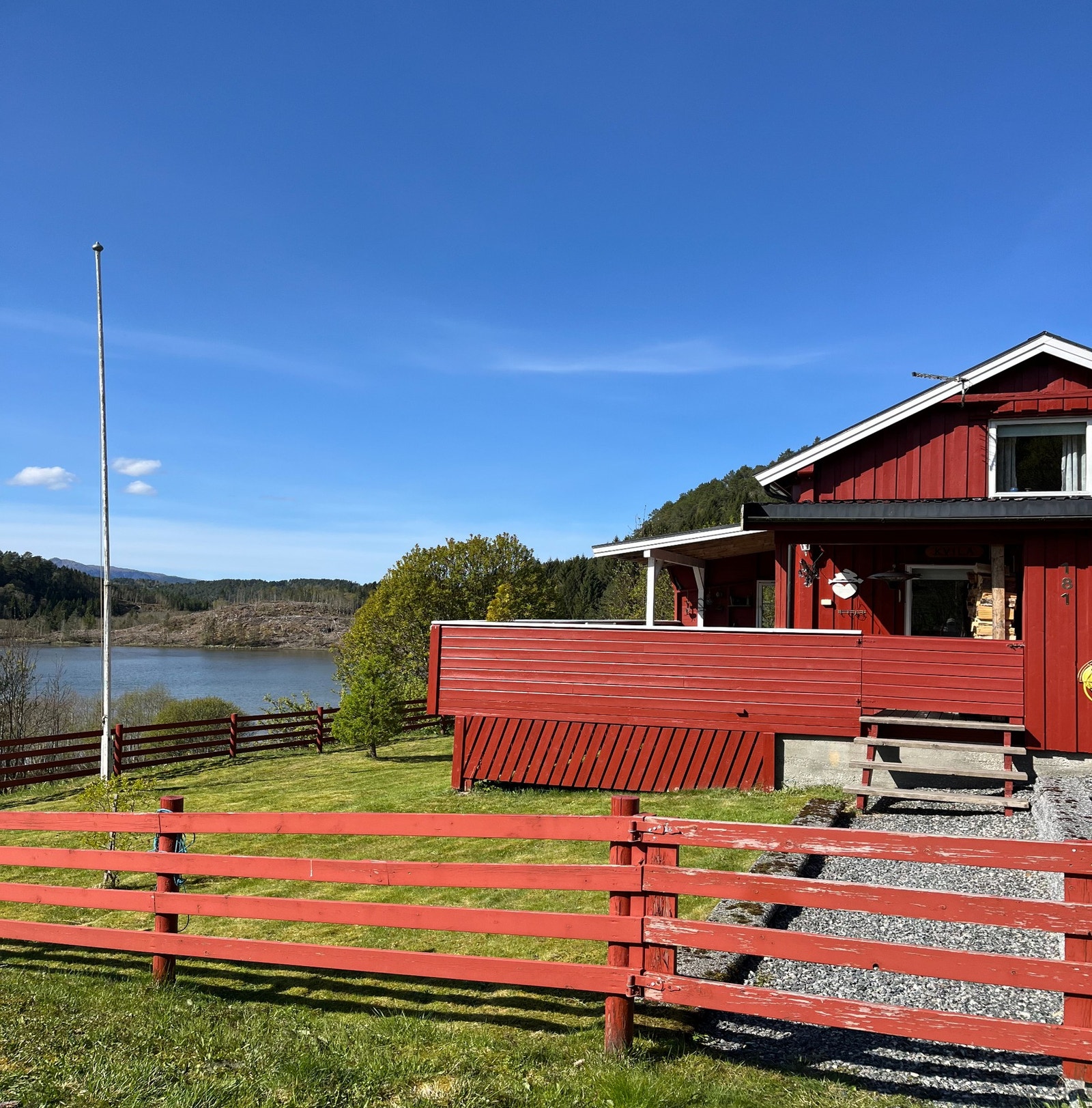 EiendomsMegler 1 v/Rune Johansen har gleden av å presentere Ulsetvegen 181! Galleribilde