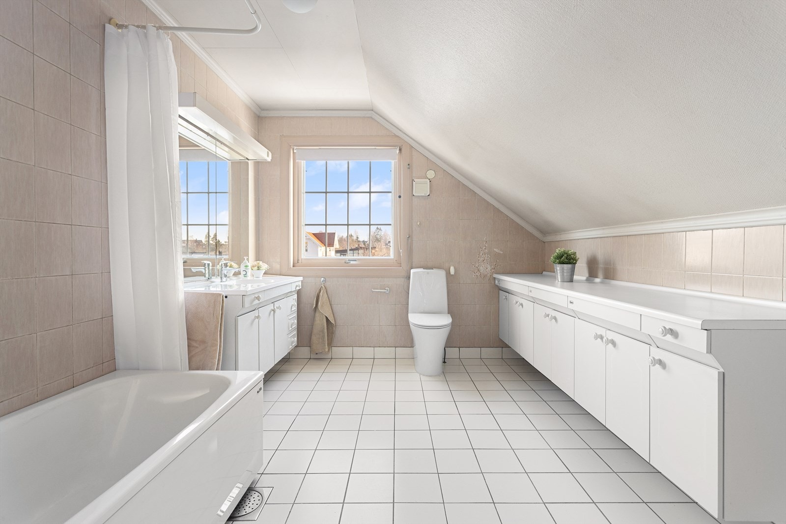 Romslig baderom Galleribilde