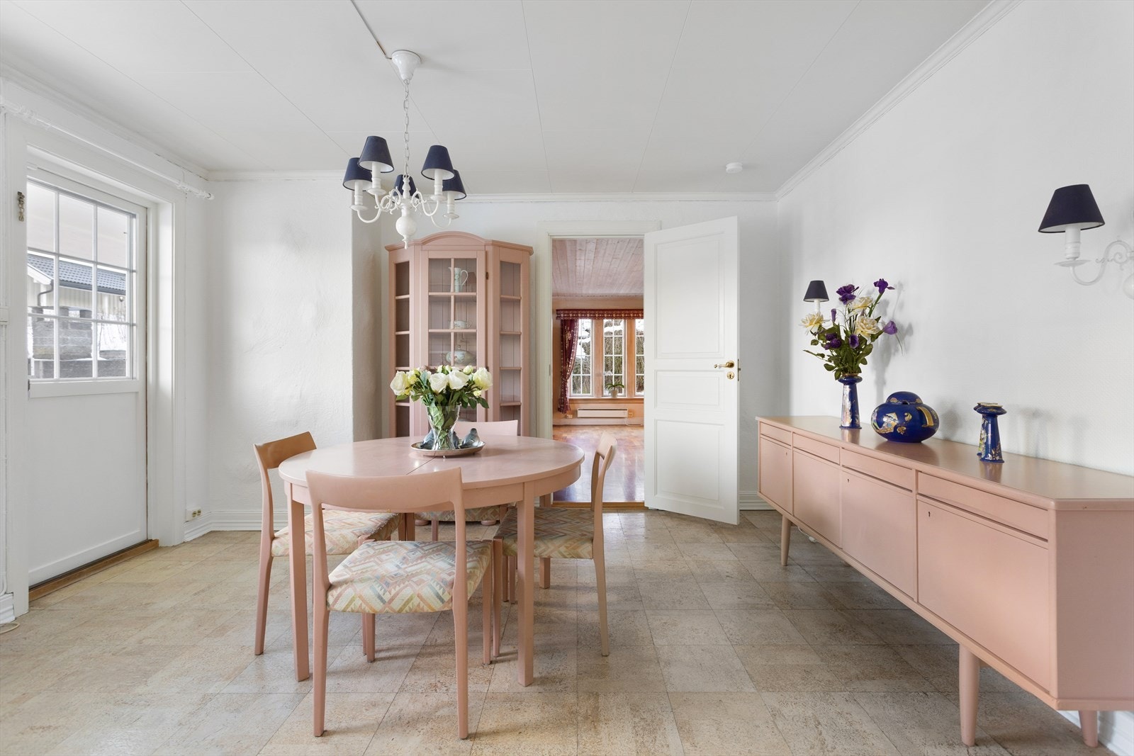 Pipeløp om man ønsker å etablere peis også på kjøkkenet Galleribilde