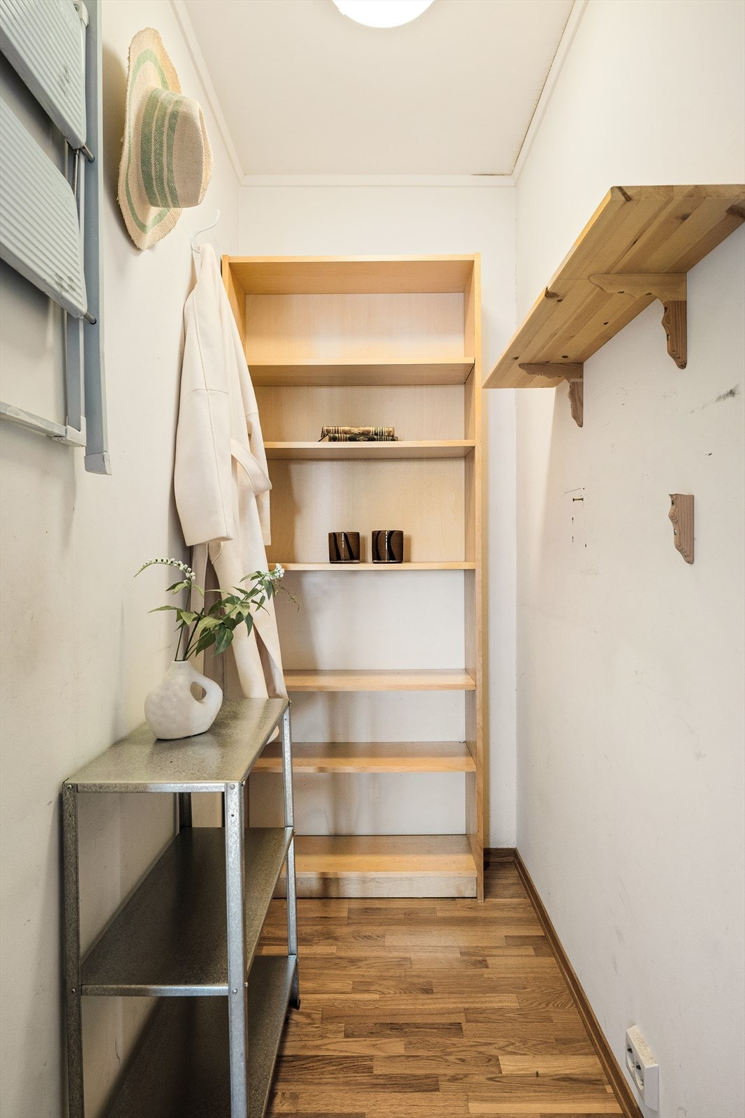 Innvendig bod. Galleribilde