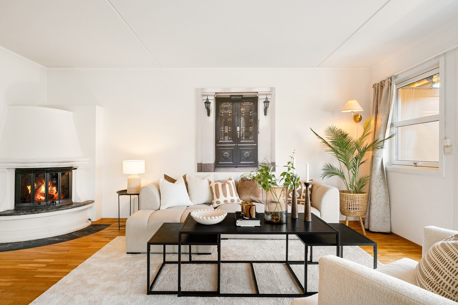 Lys og innbydende stue. Galleribilde