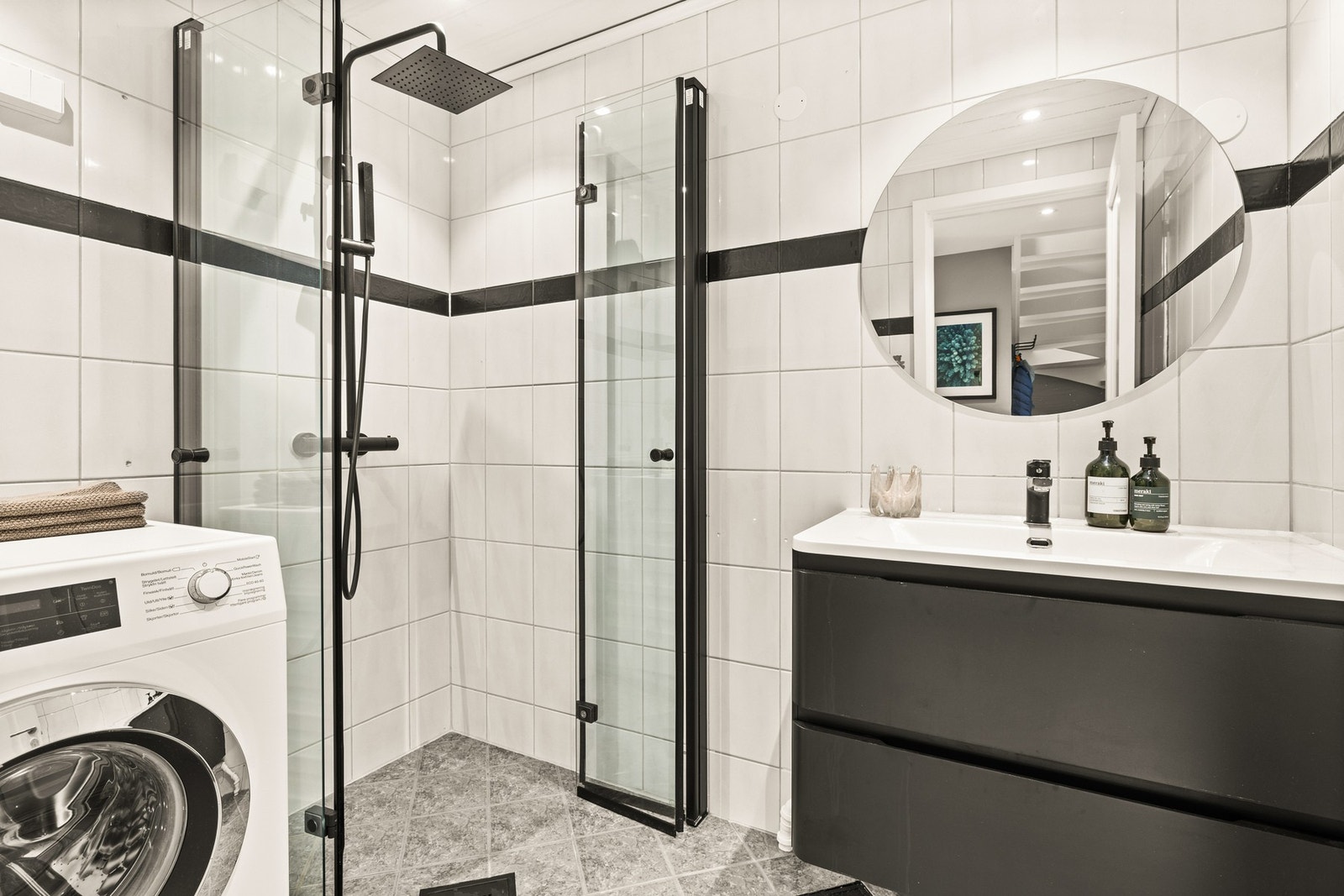 Flislagt baderom med gulvvarme. Galleribilde