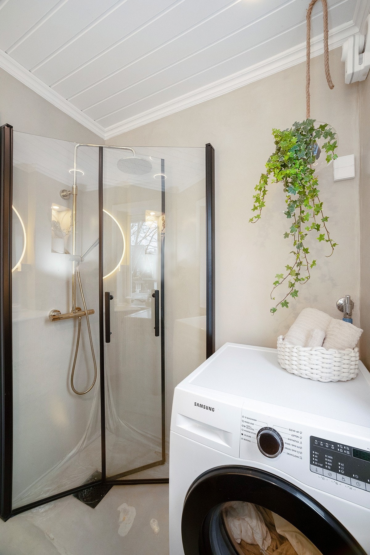 Leiligheten er ikke byggegodkjent og kan ikke påregnes å bli det. Underetasje. Galleribilde