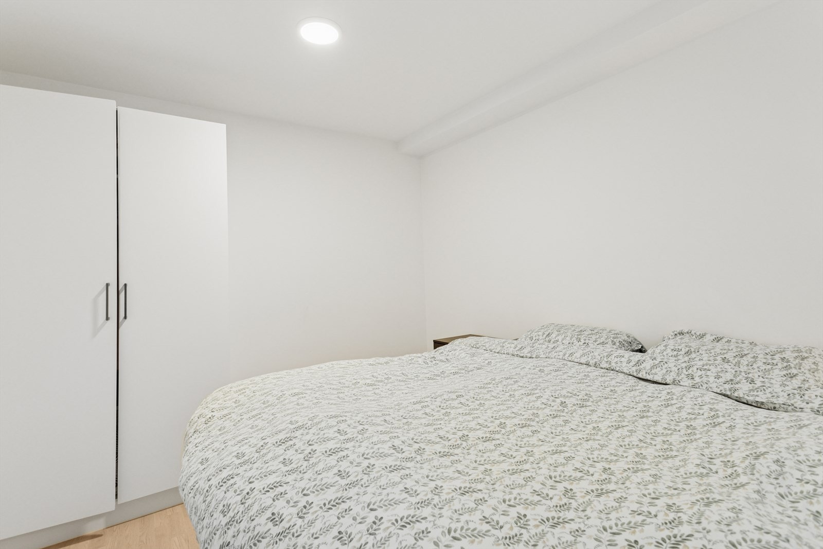God plass til garderobe på soverommet. Galleribilde