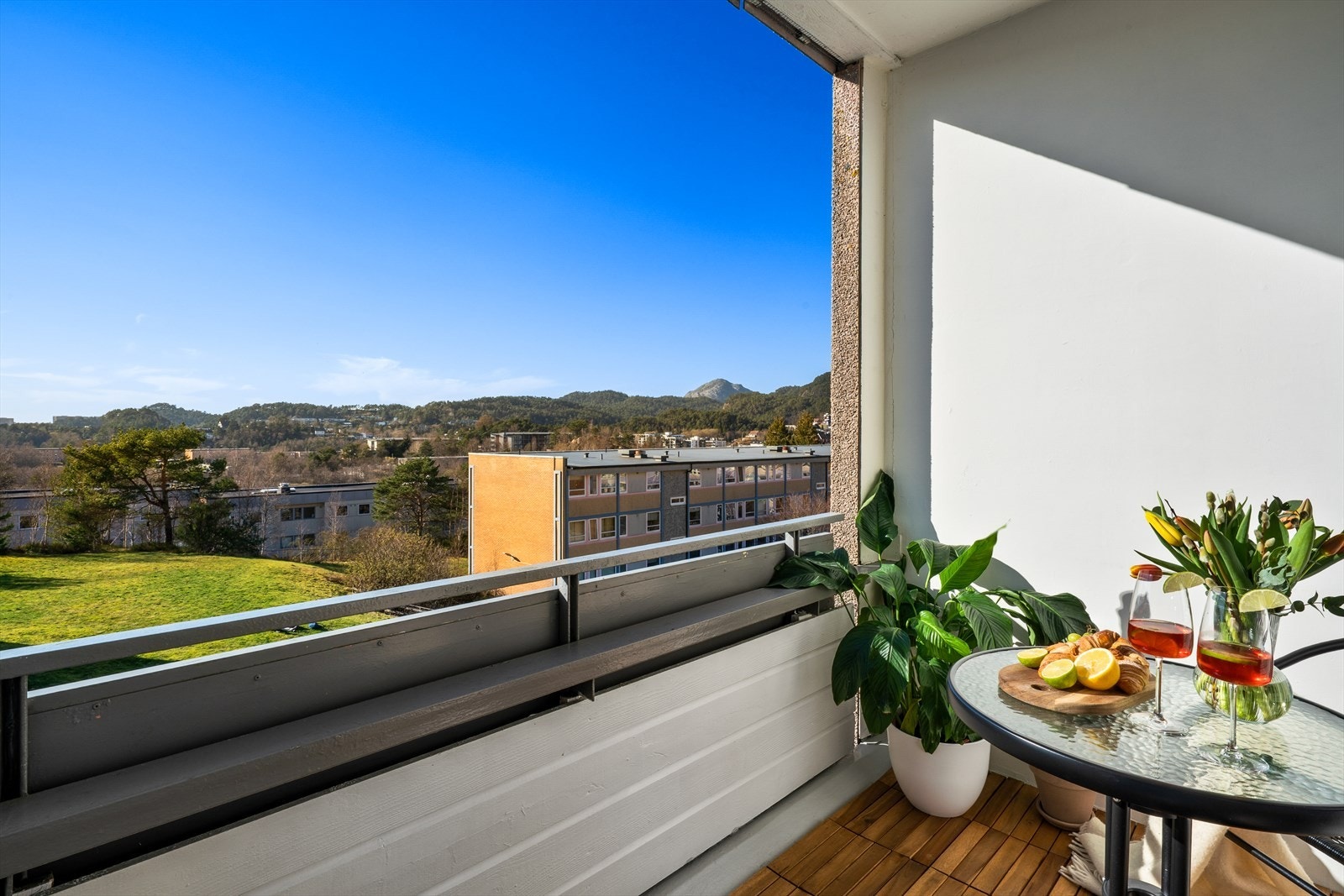 - Solrik balkong på 4,6m² - Galleribilde