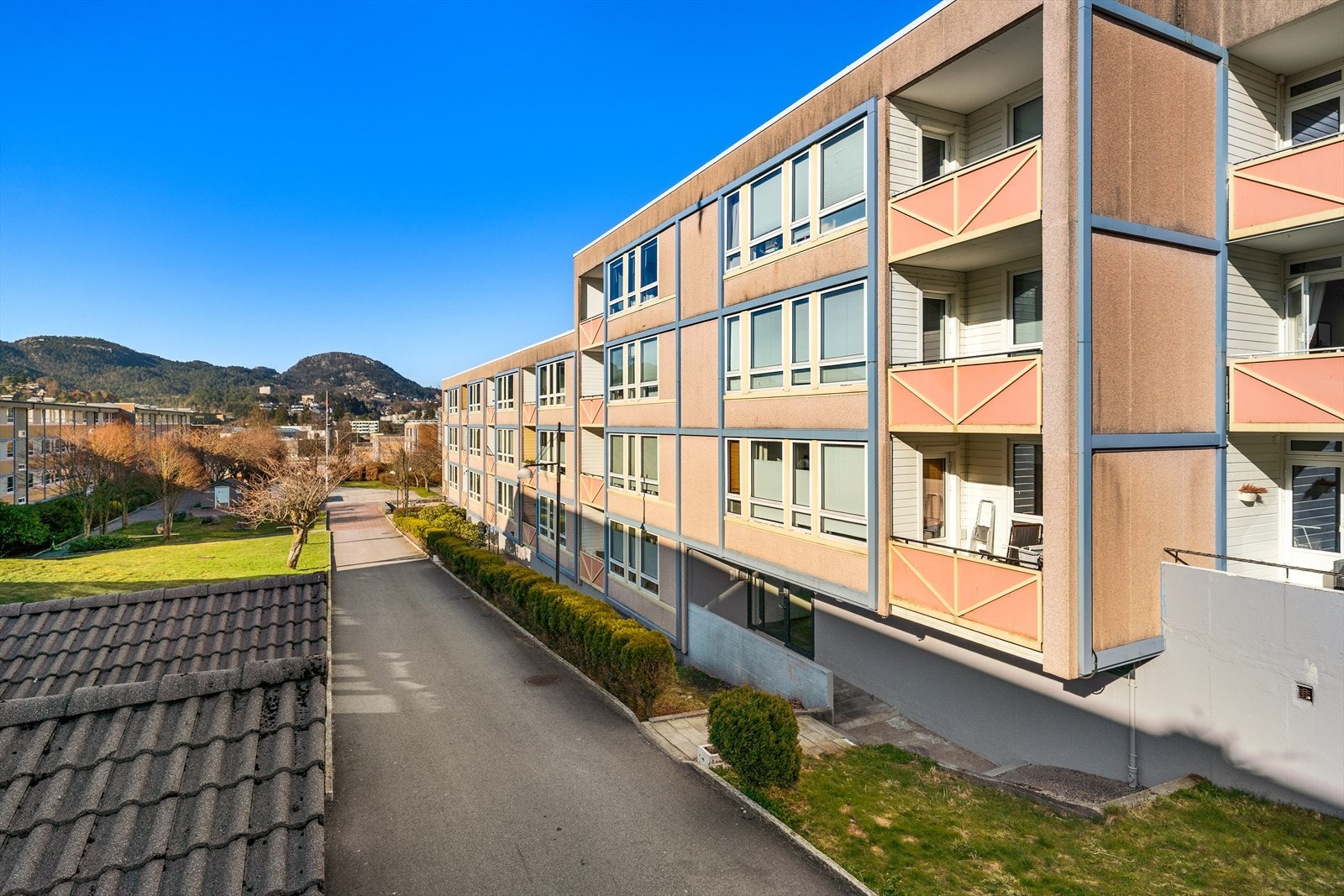 - Leiligheten ligger i Lyshovden, et attraktivt borettslag med høy trivselsfaktor - Galleribilde