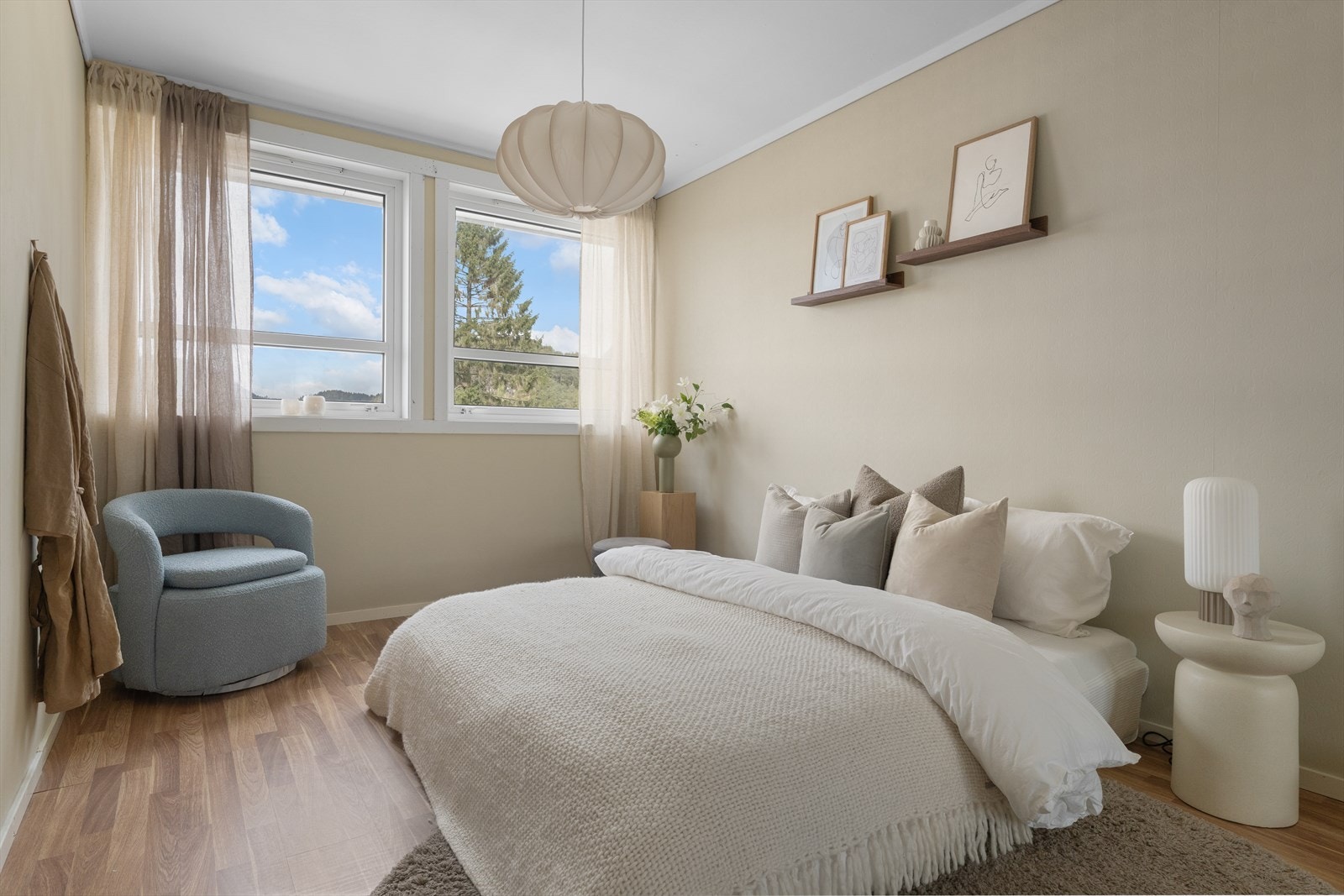 - Hovedsoverommet er av god størrelse på hele 14,2 m² - Galleribilde