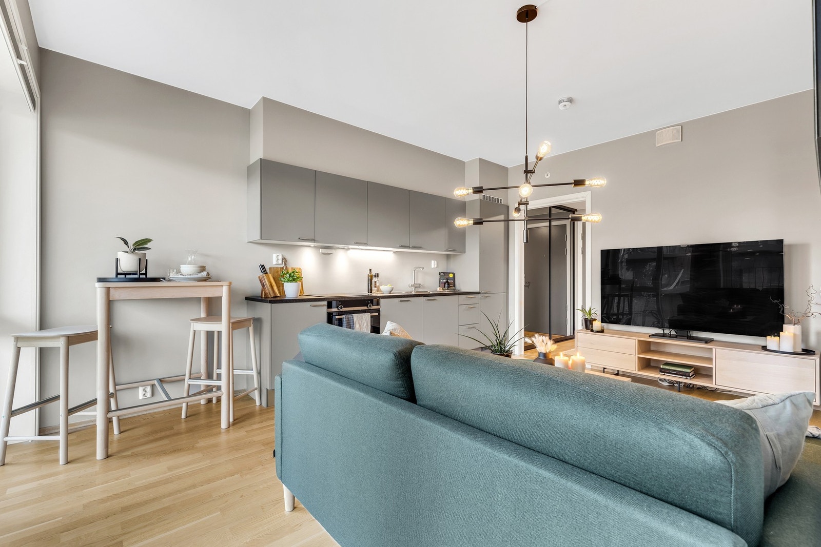 Bygget ble oppført så seint som i 2022, og holder med det en topp og moderne standard. Moderne fasiliteter som balansert ventilasjon, heis og vannbåren gulvvarme. Galleribilde