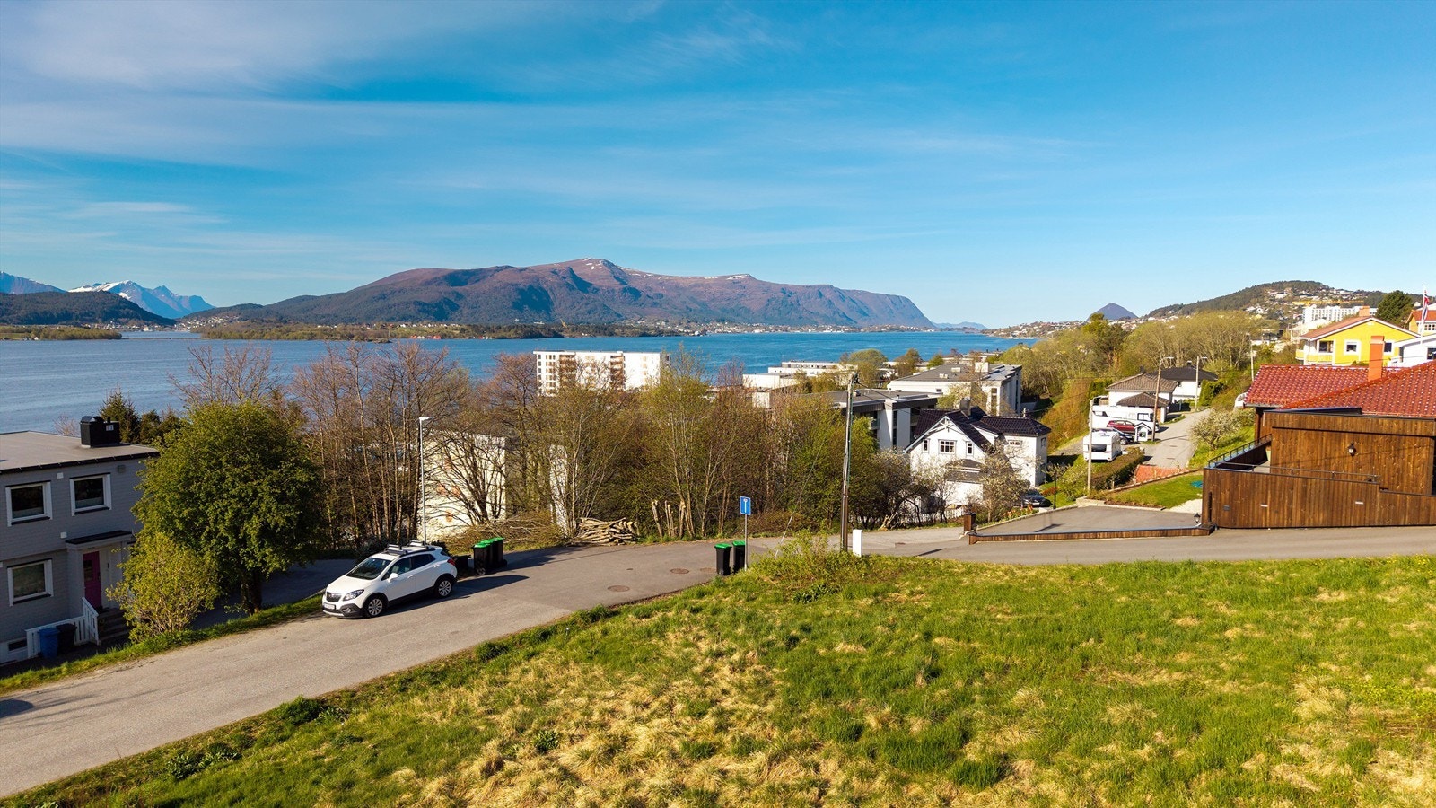 Utsikt vestover fra tomten Galleribilde