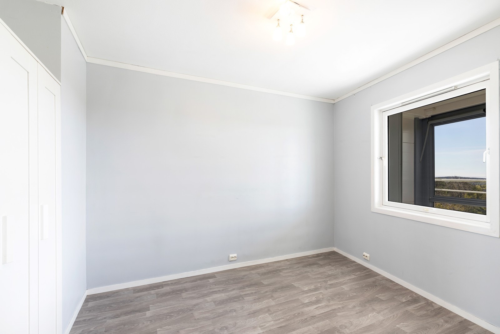 Soverom. Legg merke til garderobeløsning. Galleribilde