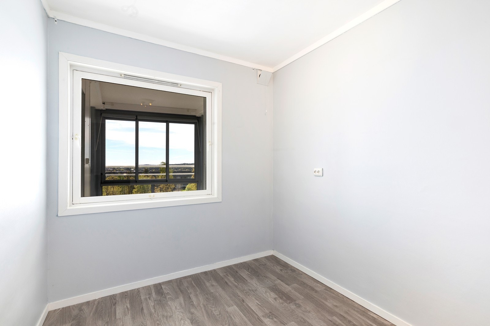 Rom innenfor kjøkken. Rommet har vært i bruk som soverom, men er ikke opprinnelig godkjent som soverom. Galleribilde