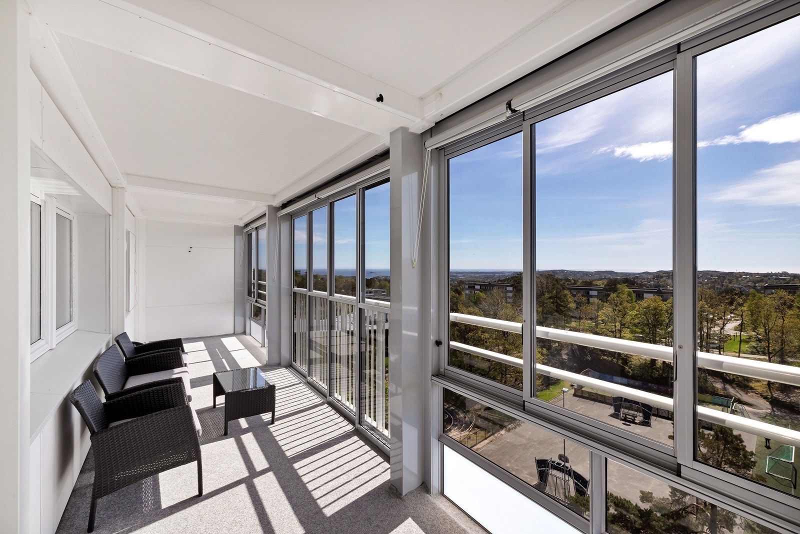 Innglasset balkong. Galleribilde