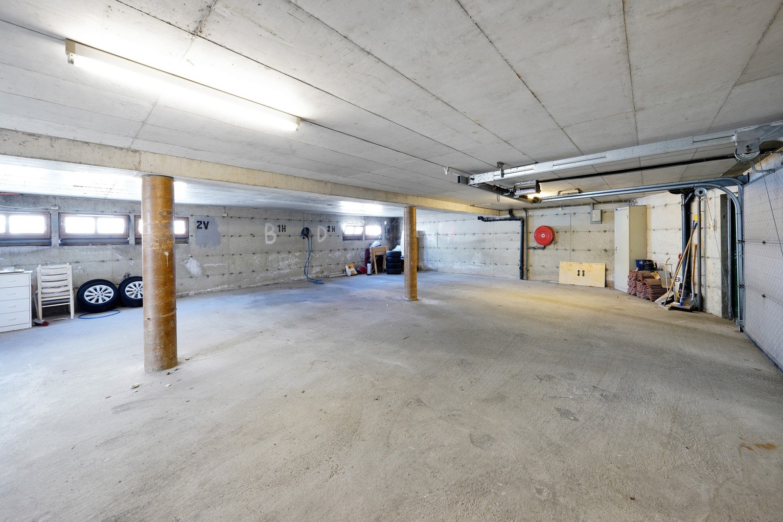 Felles garasjeanlegg. Galleribilde