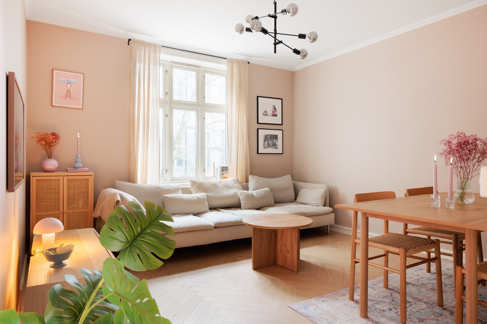 Aktiv Eiendomsmegling v/ Oliver Faraji har gleden av presentere St. Jakobs plass 5! Galleribilde