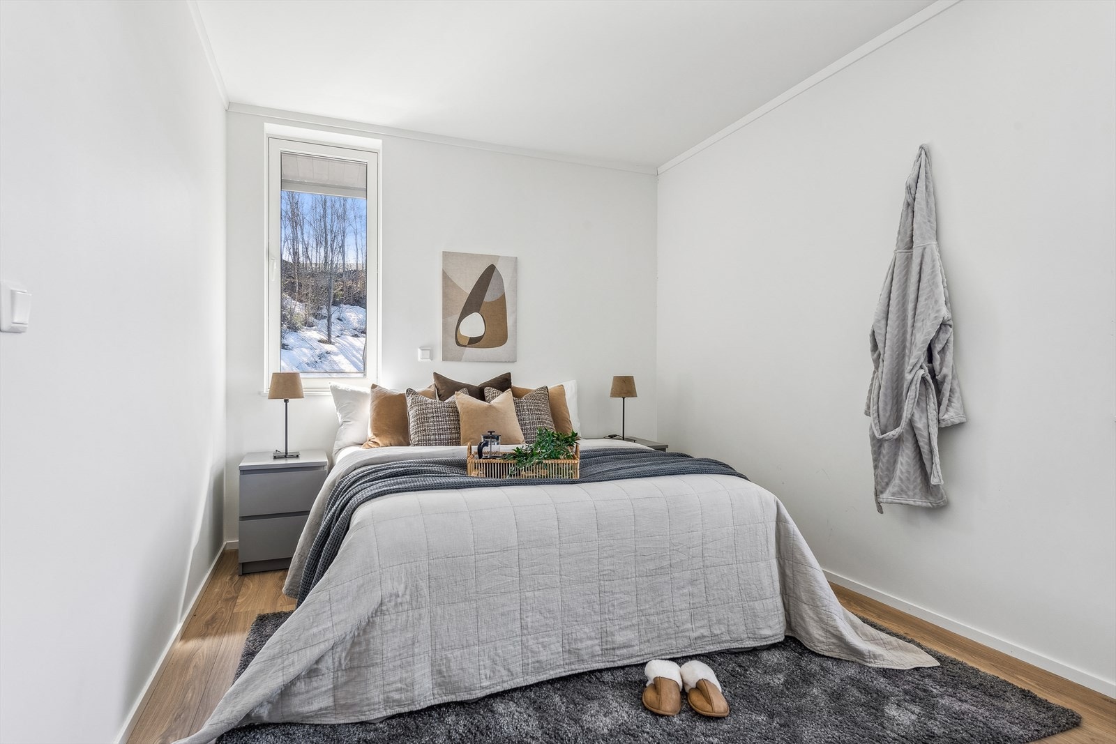 Hovedsoverommet har plass til dobbeltseng med tilhørende møblement. Galleribilde