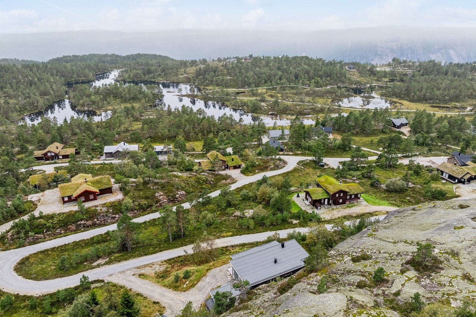 Området er ideelt for flotte turer året rundt, med gode fiskemuligheter og rik bærnatur. Galleribilde