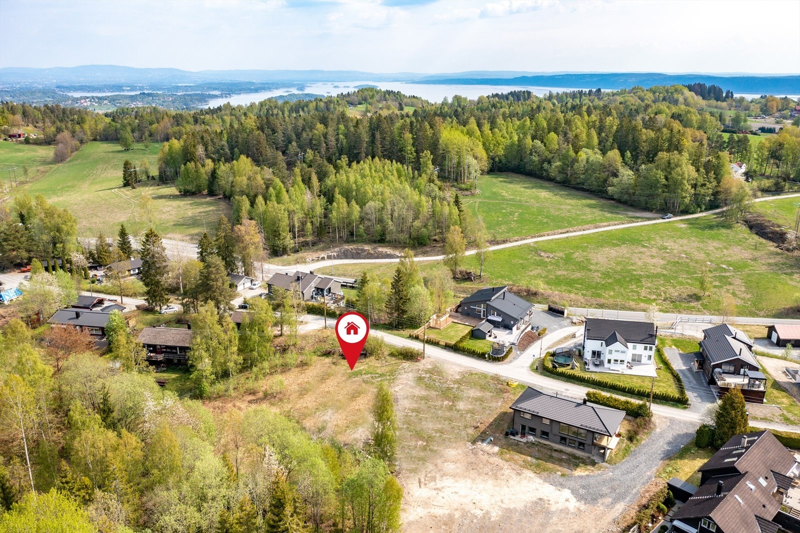 Flott beliggenhet i et barnevennlig boligområde. Galleribilde