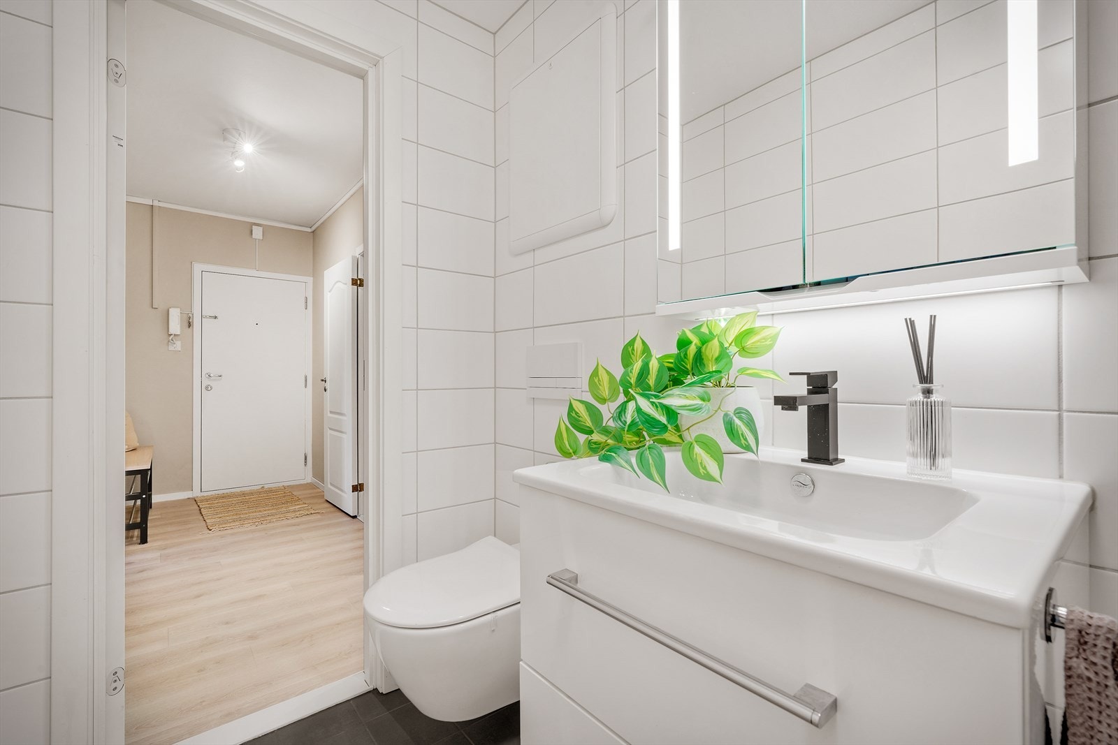 - Et praktisk og funksjonelt baderom - Galleribilde