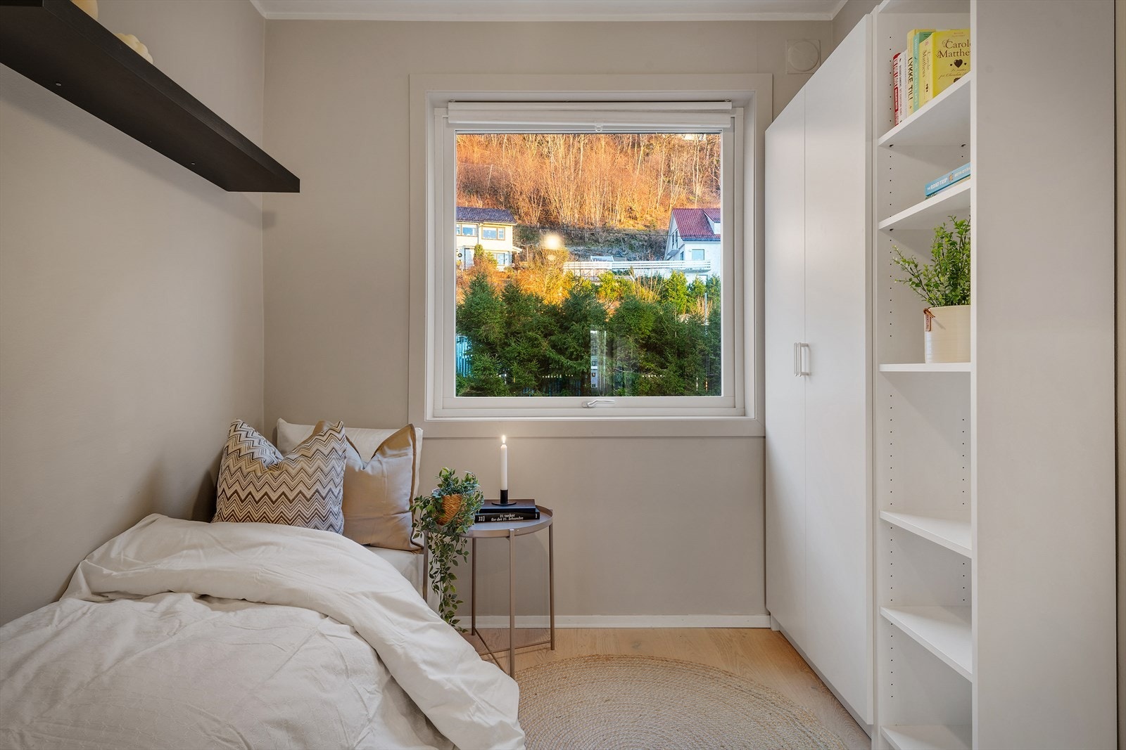 - Student? Lei ut et rom og betjen deler av boliglånet ditt estimert 7 500,- får du får et rom på Landås - Galleribilde